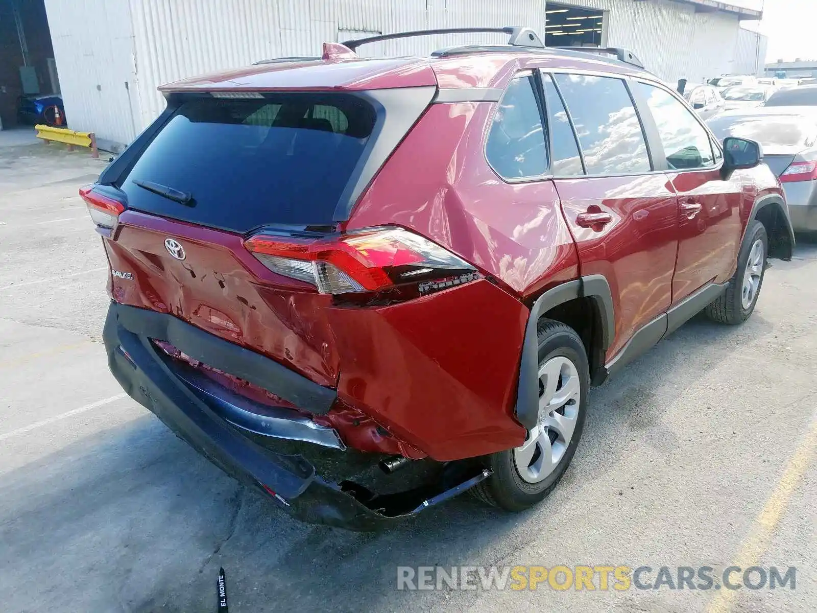 4 Photograph of a damaged car 2T3H1RFV6KC029168 TOYOTA RAV4 2019