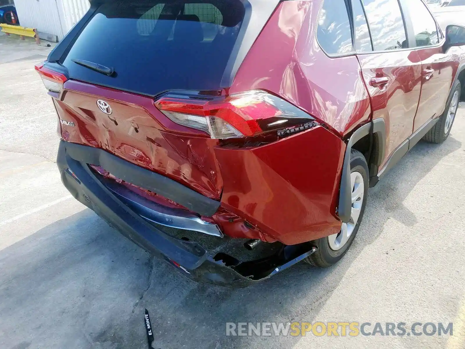 9 Photograph of a damaged car 2T3H1RFV6KC029168 TOYOTA RAV4 2019