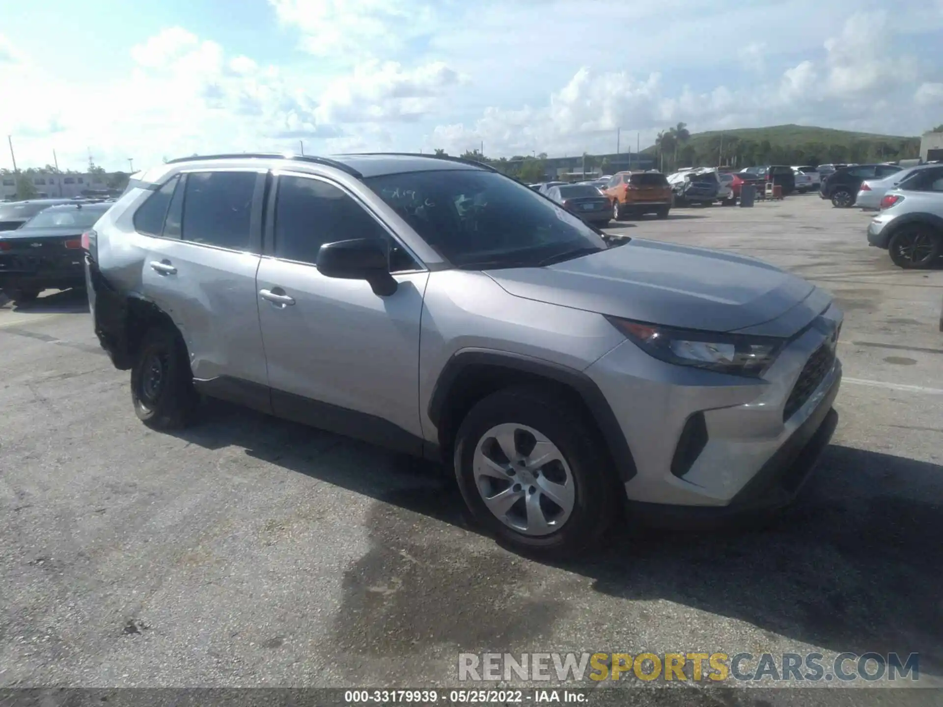 1 Photograph of a damaged car 2T3H1RFV6KC031356 TOYOTA RAV4 2019