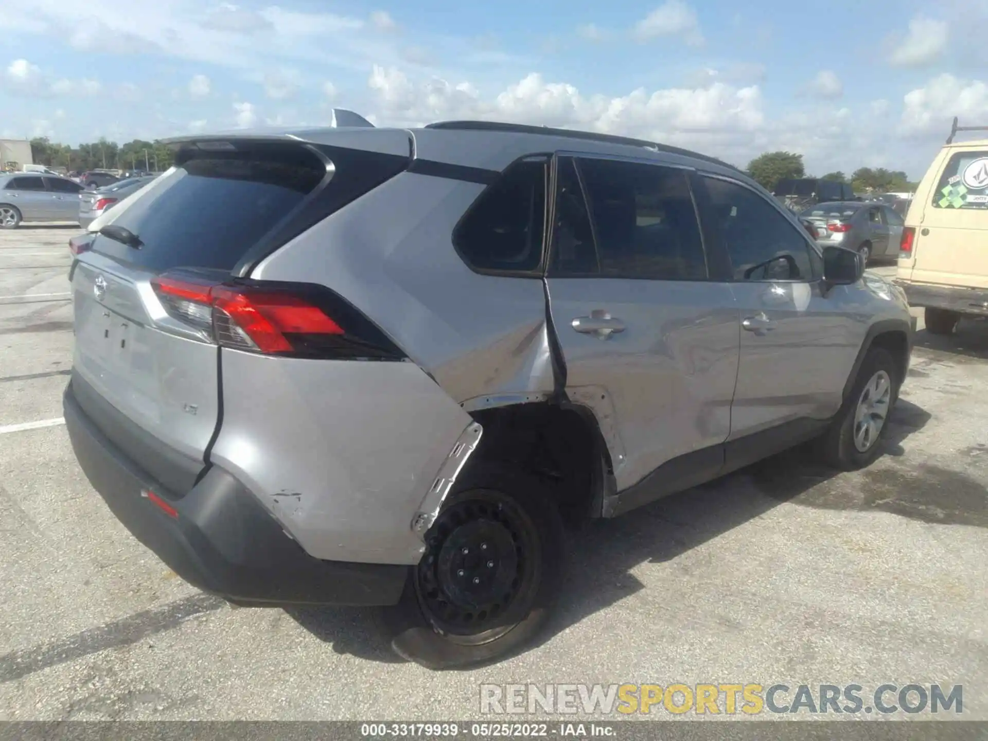 6 Photograph of a damaged car 2T3H1RFV6KC031356 TOYOTA RAV4 2019