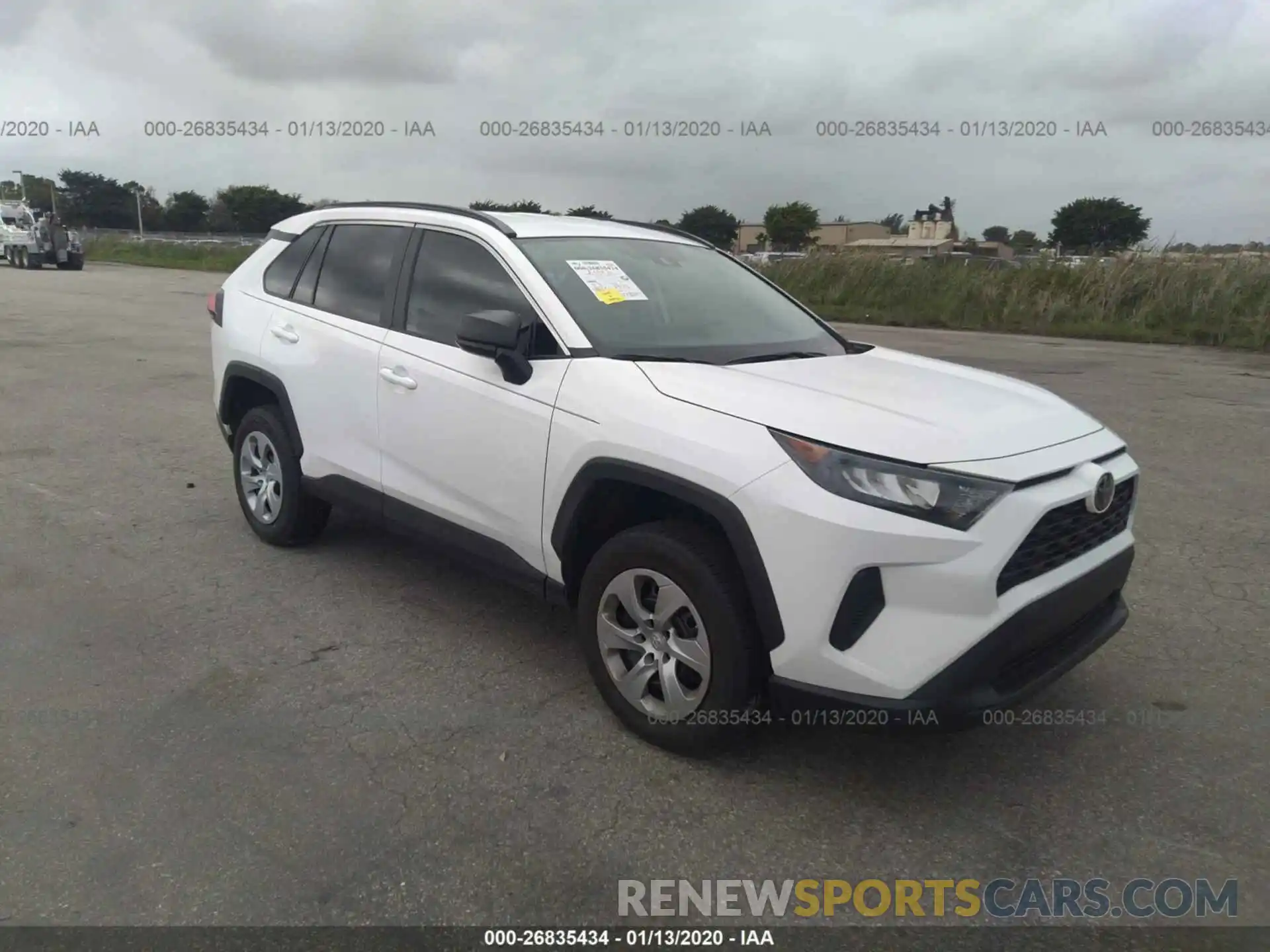 1 Photograph of a damaged car 2T3H1RFV6KC031759 TOYOTA RAV4 2019