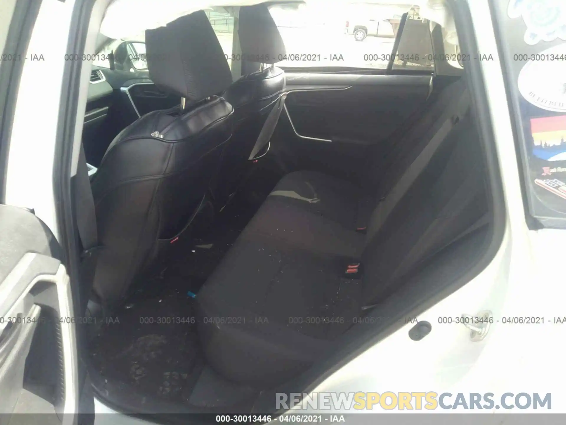 8 Photograph of a damaged car 2T3H1RFV6KW003264 TOYOTA RAV4 2019