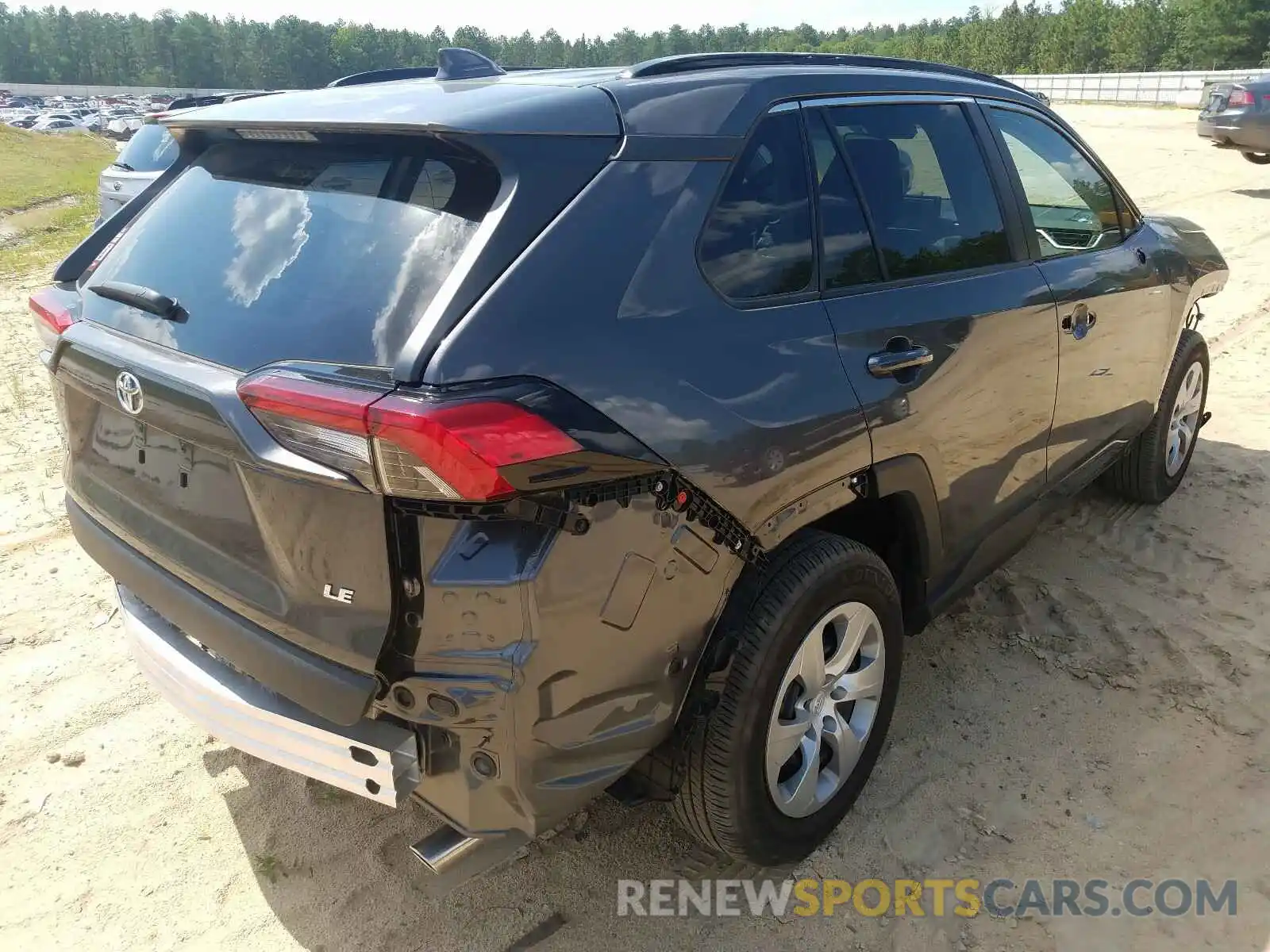 4 Photograph of a damaged car 2T3H1RFV6KW004561 TOYOTA RAV4 2019