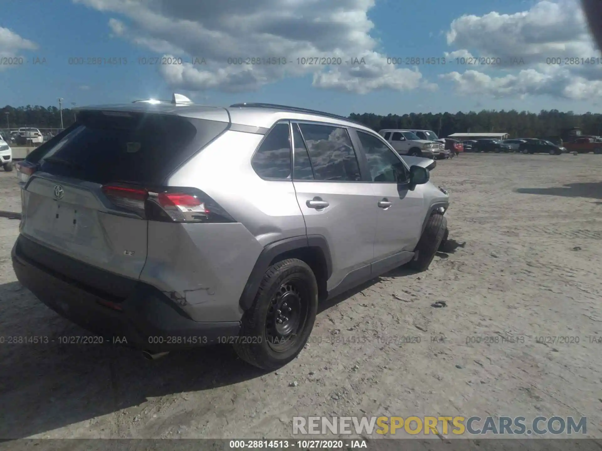 4 Photograph of a damaged car 2T3H1RFV6KW011770 TOYOTA RAV4 2019