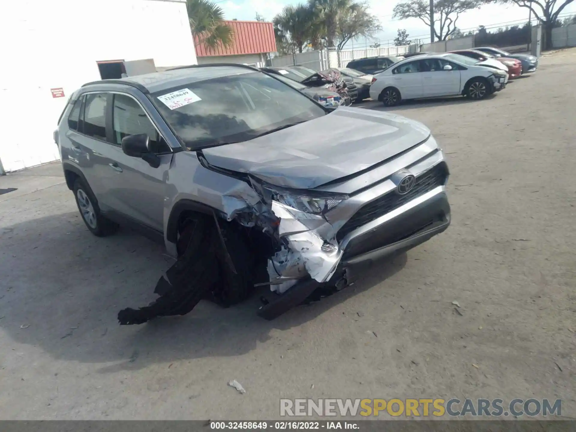 1 Photograph of a damaged car 2T3H1RFV6KW015625 TOYOTA RAV4 2019