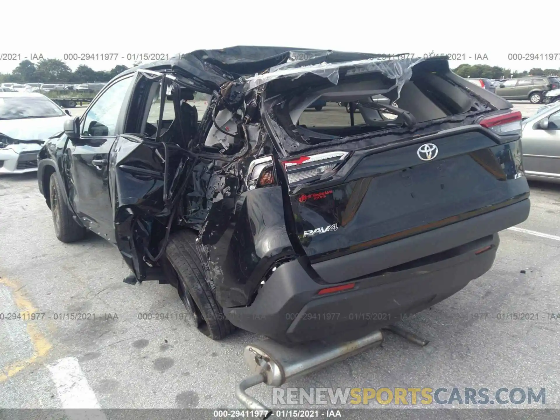 6 Photograph of a damaged car 2T3H1RFV6KW015978 TOYOTA RAV4 2019