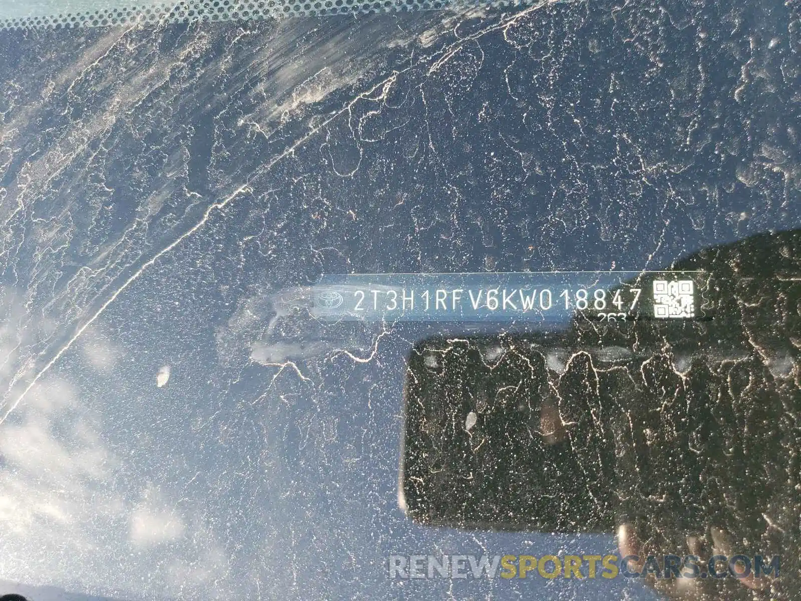 10 Photograph of a damaged car 2T3H1RFV6KW018847 TOYOTA RAV4 2019