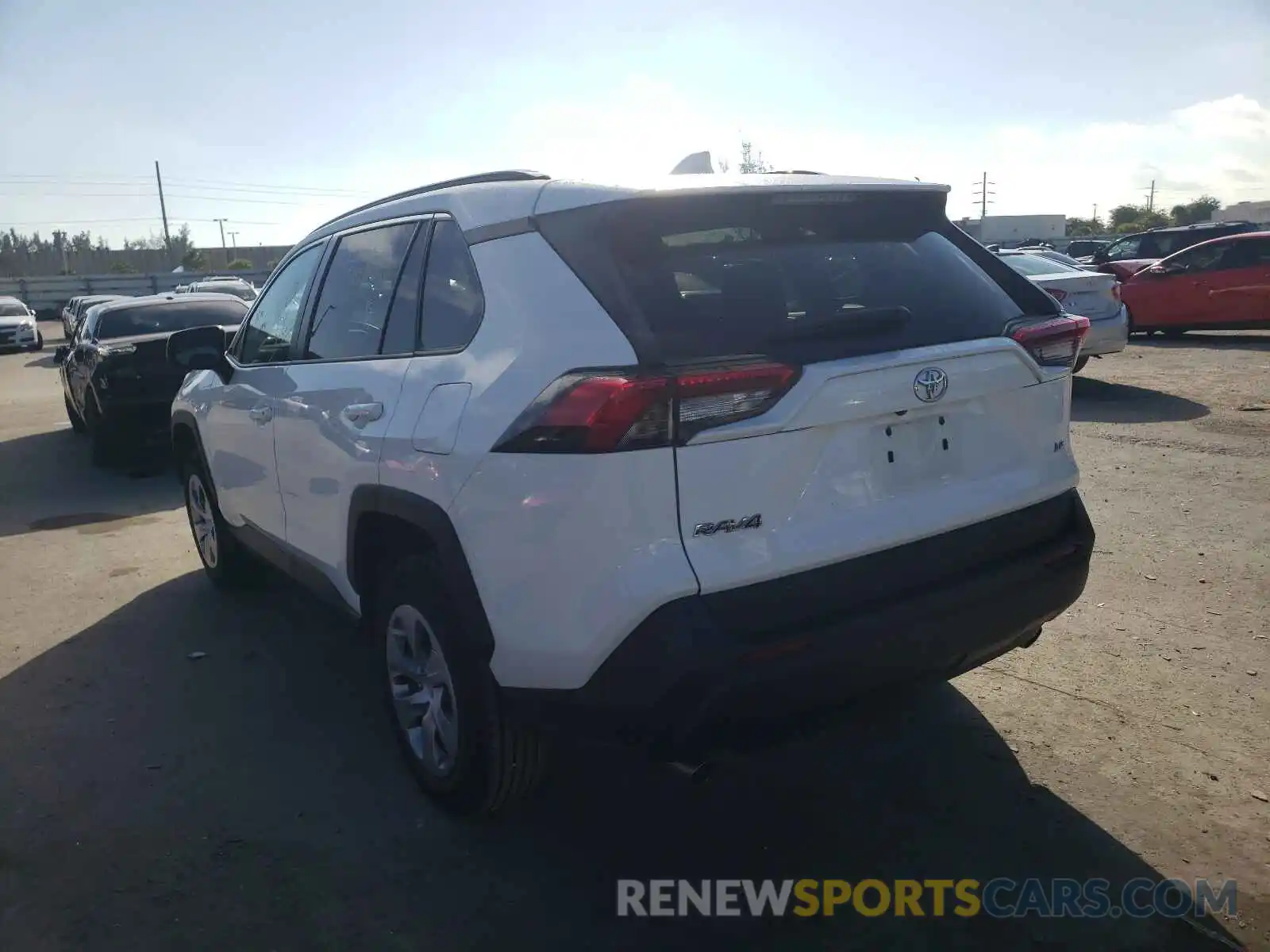 3 Photograph of a damaged car 2T3H1RFV6KW018847 TOYOTA RAV4 2019