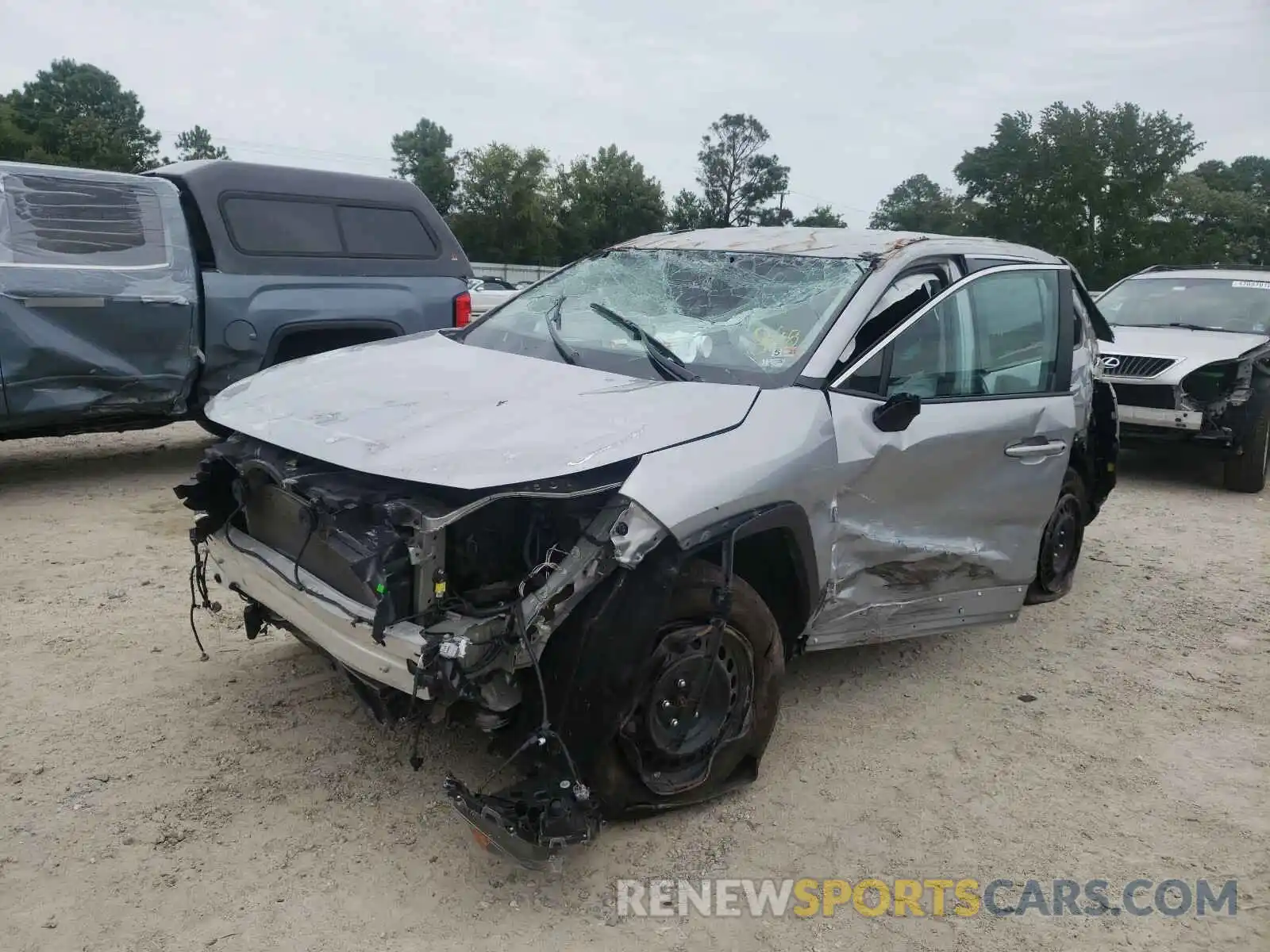 2 Photograph of a damaged car 2T3H1RFV6KW020601 TOYOTA RAV4 2019