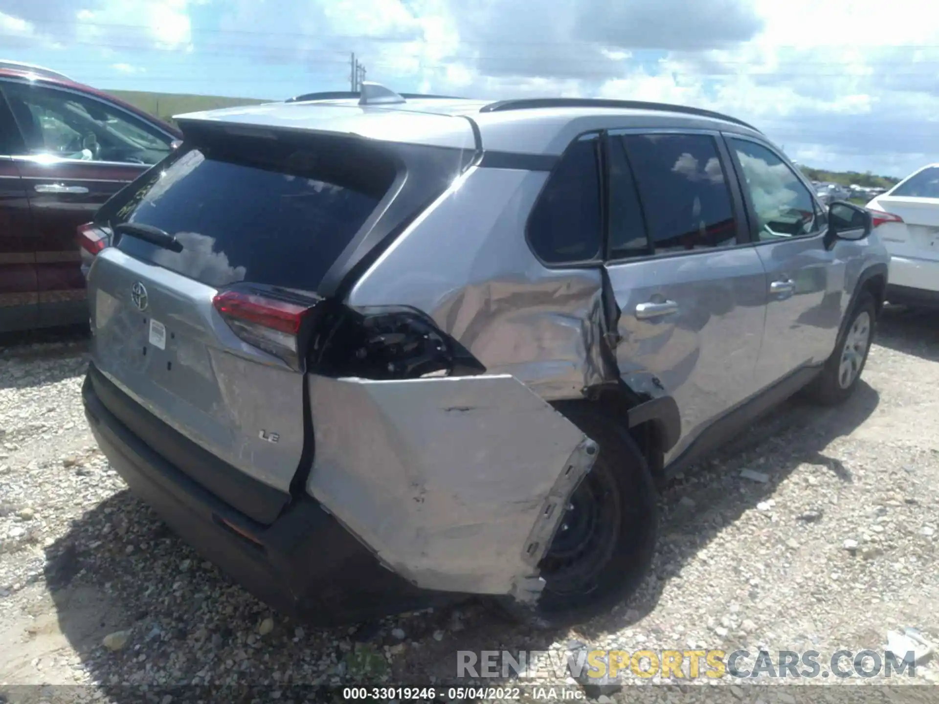 4 Photograph of a damaged car 2T3H1RFV6KW023966 TOYOTA RAV4 2019