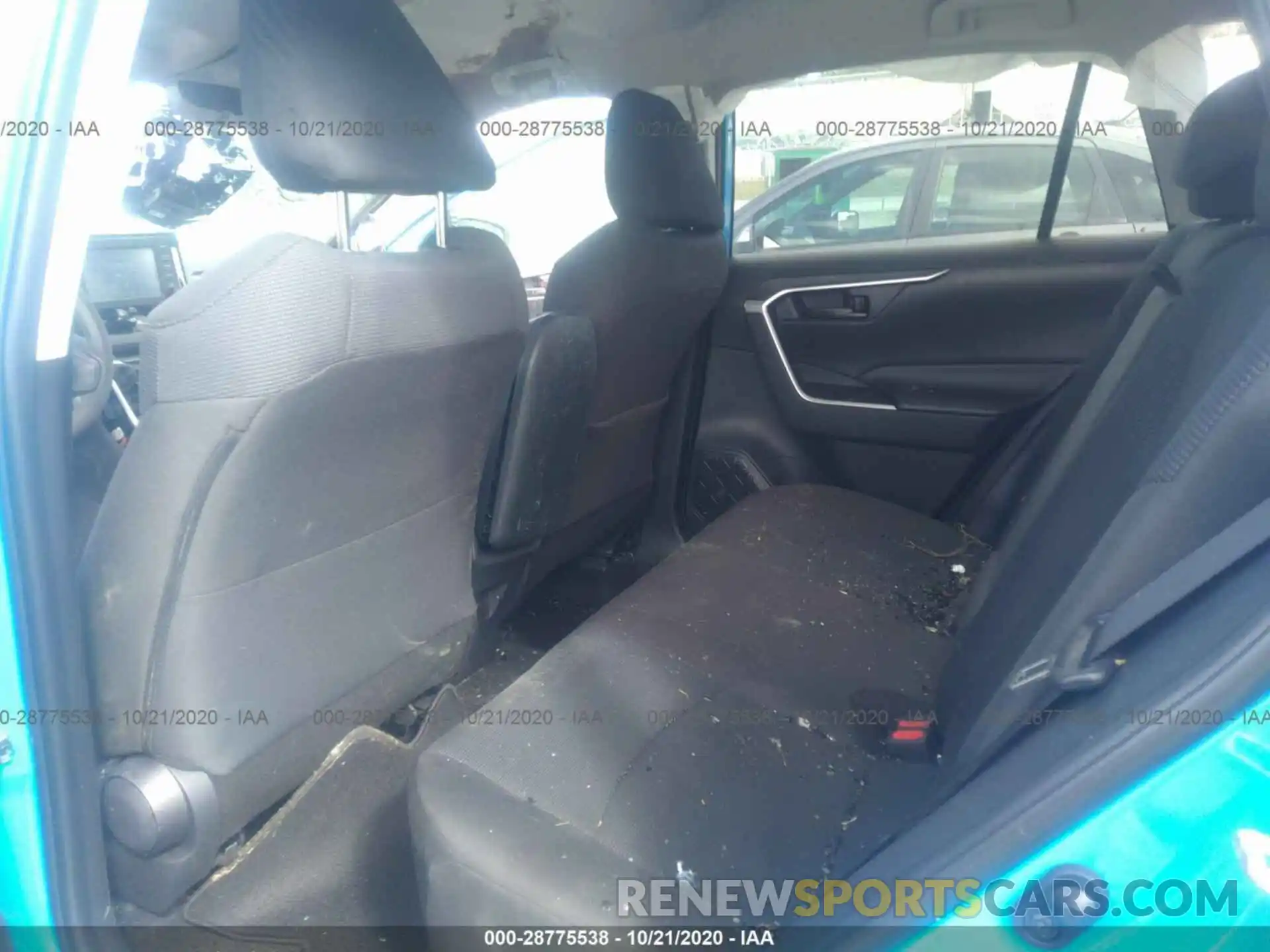 8 Photograph of a damaged car 2T3H1RFV6KW025944 TOYOTA RAV4 2019