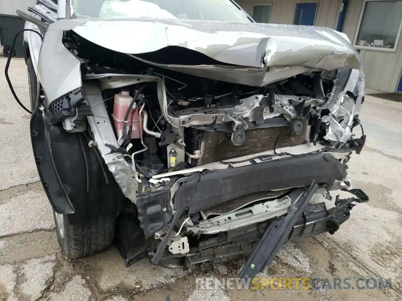 9 Photograph of a damaged car 2T3H1RFV6KW036233 TOYOTA RAV4 2019