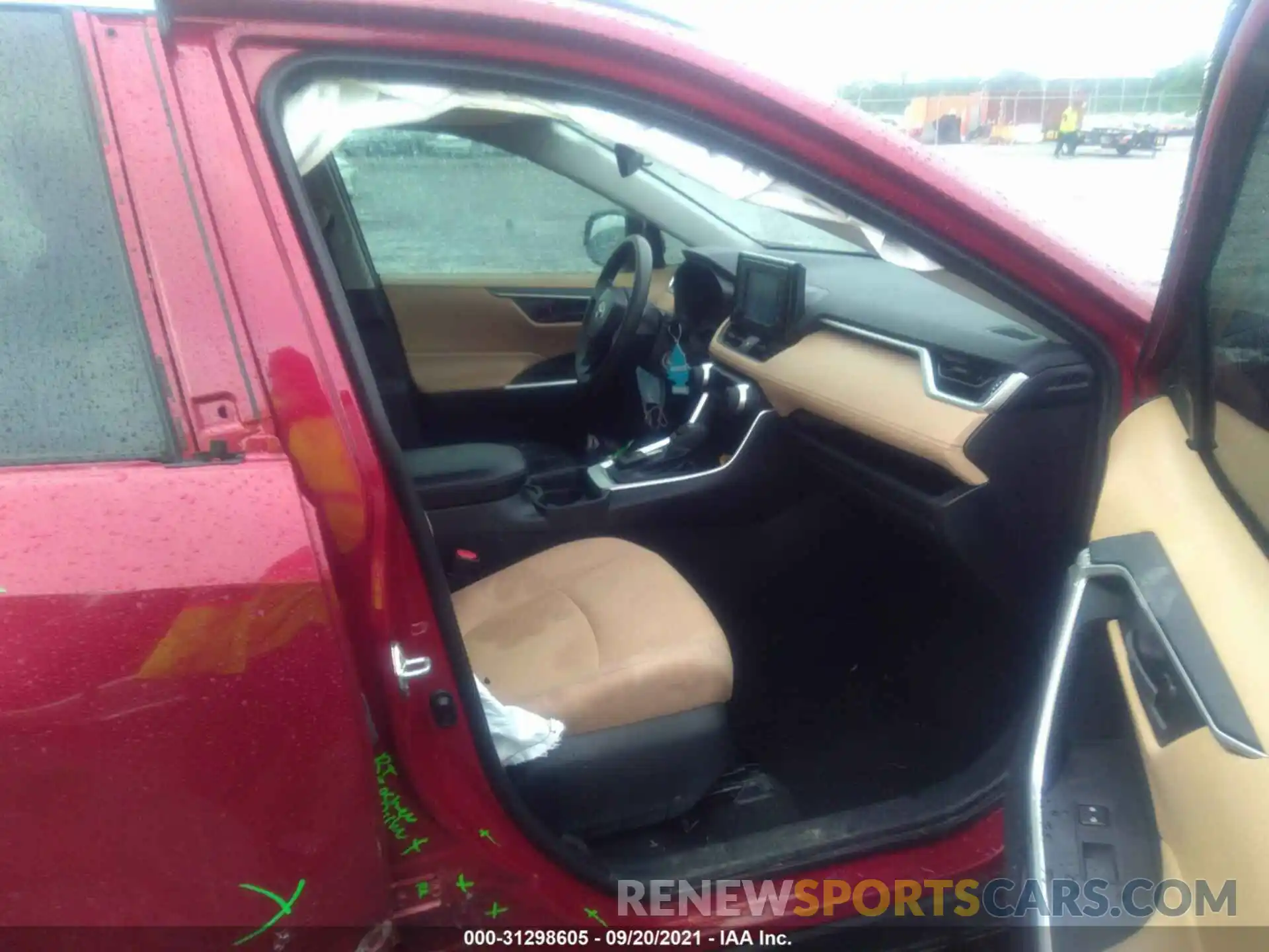 5 Photograph of a damaged car 2T3H1RFV6KW037138 TOYOTA RAV4 2019