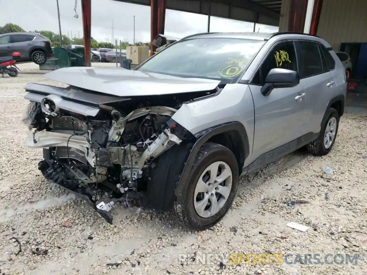 2 Photograph of a damaged car 2T3H1RFV6KW039925 TOYOTA RAV4 2019