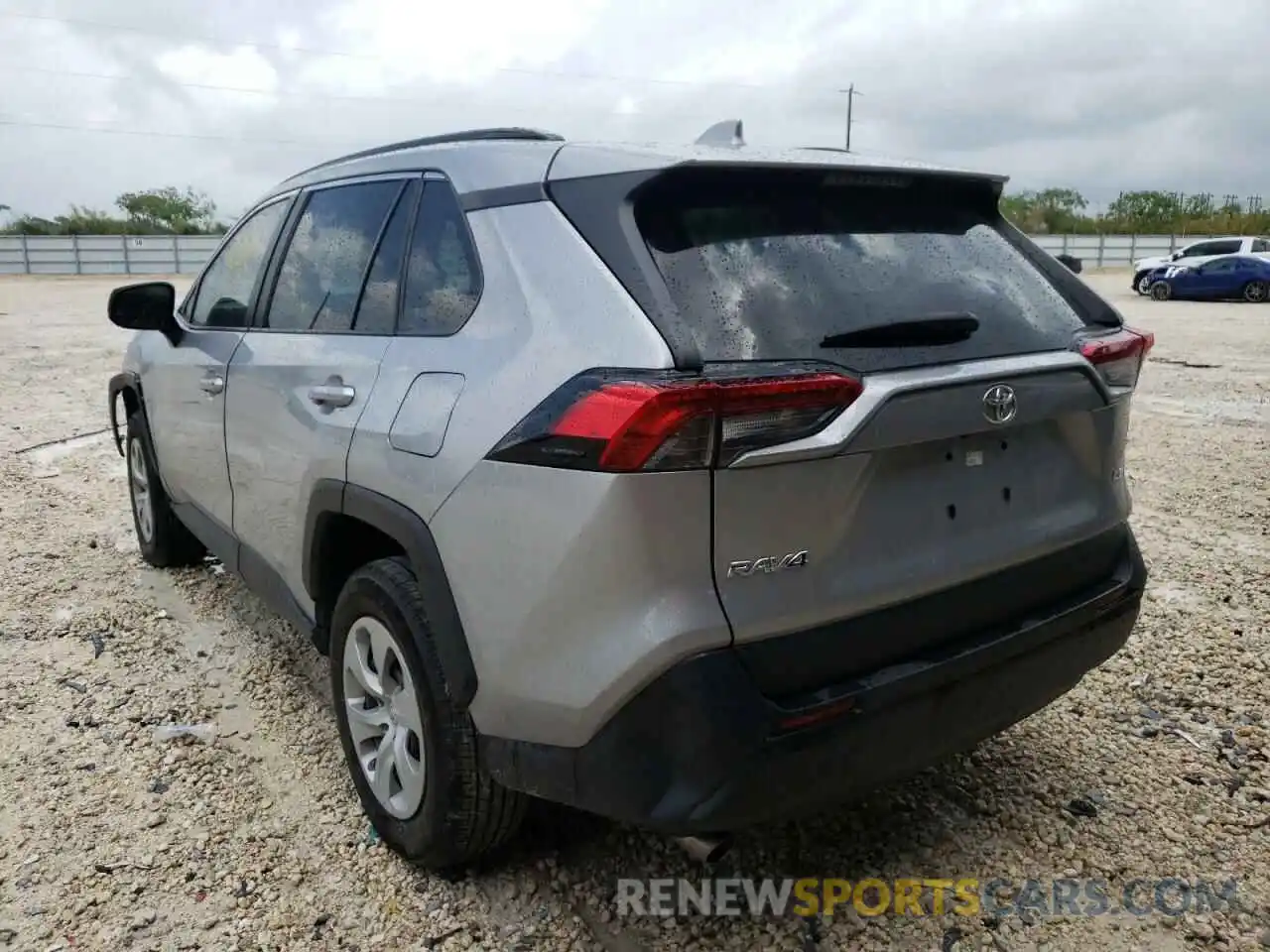 3 Photograph of a damaged car 2T3H1RFV6KW039925 TOYOTA RAV4 2019