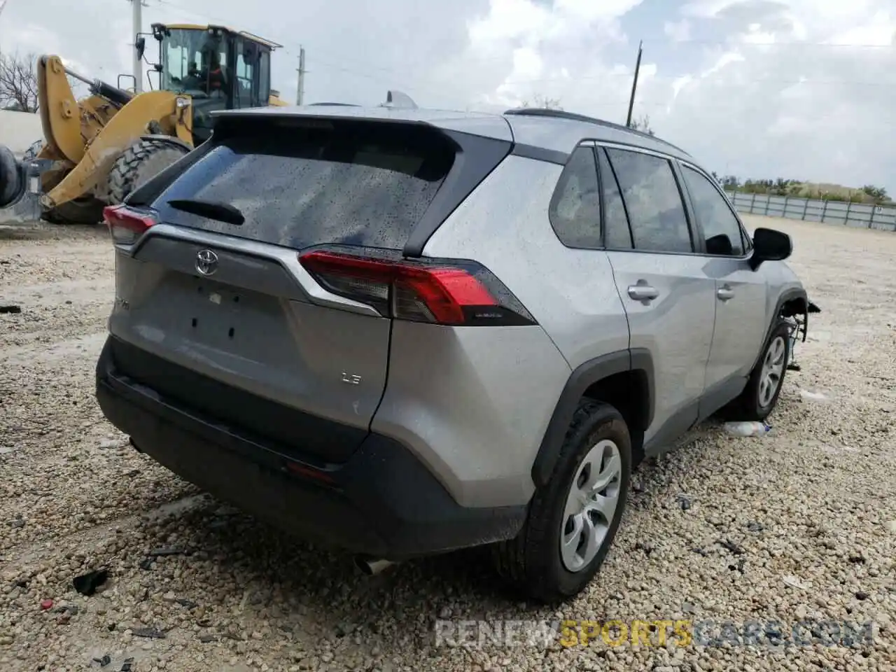 4 Photograph of a damaged car 2T3H1RFV6KW039925 TOYOTA RAV4 2019