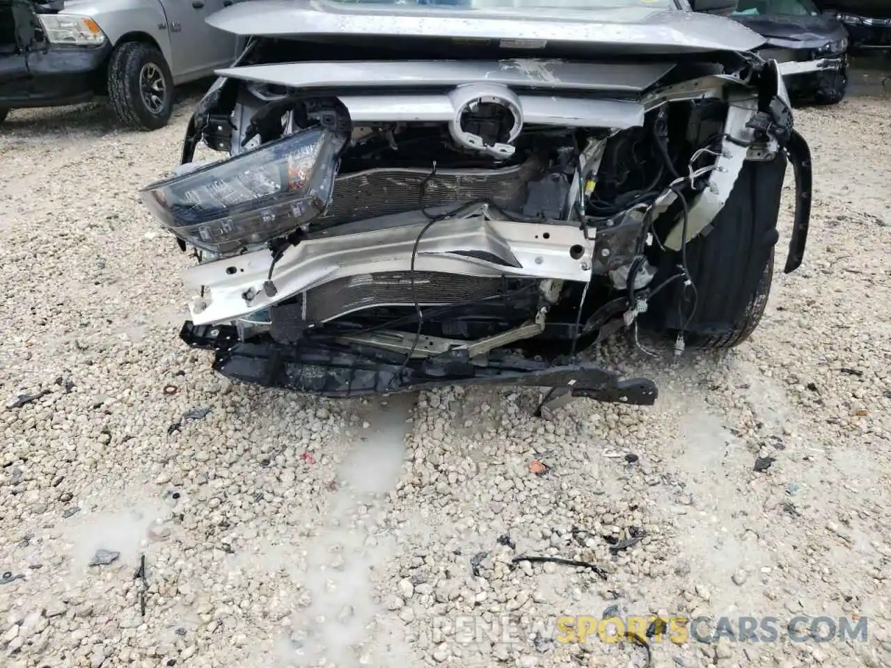 9 Photograph of a damaged car 2T3H1RFV6KW039925 TOYOTA RAV4 2019