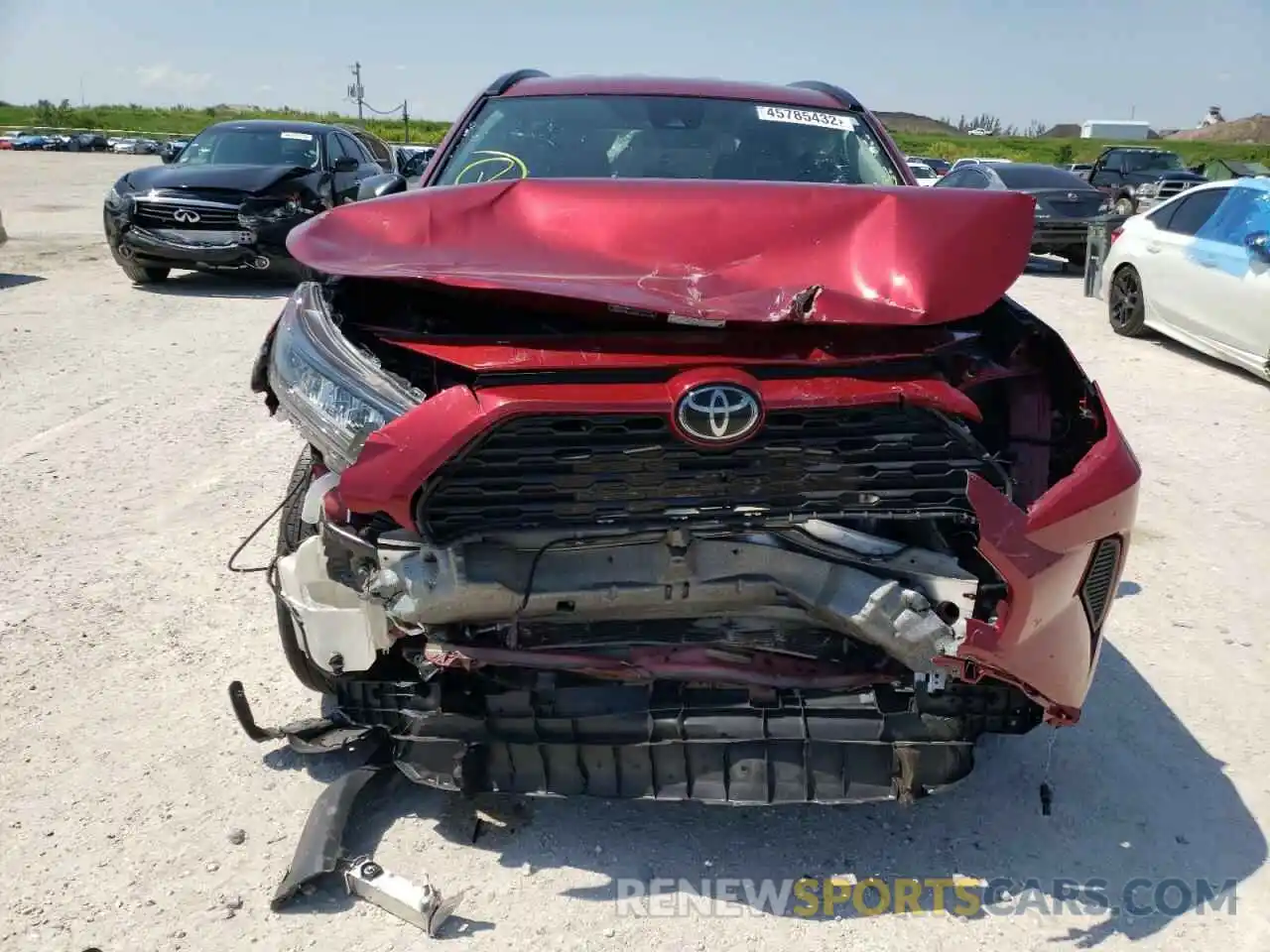 9 Photograph of a damaged car 2T3H1RFV6KW040637 TOYOTA RAV4 2019