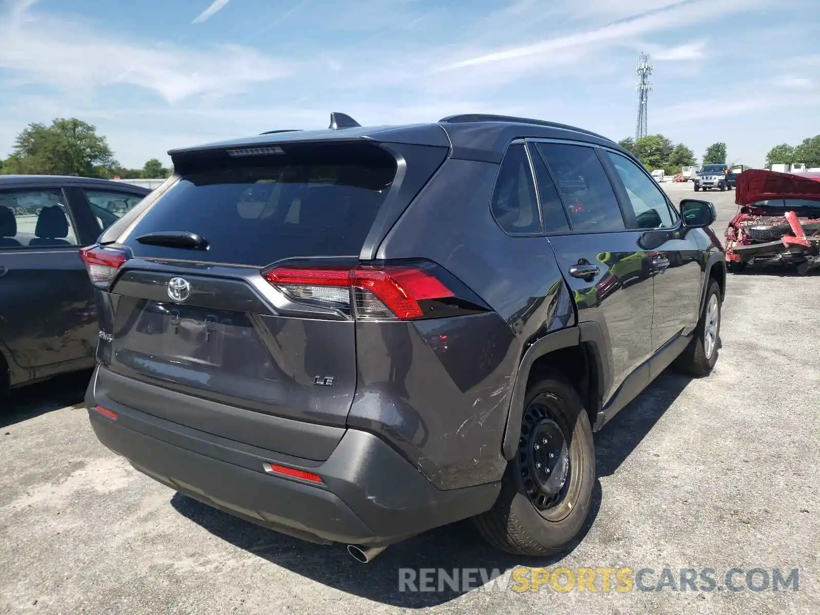 4 Photograph of a damaged car 2T3H1RFV6KW041528 TOYOTA RAV4 2019