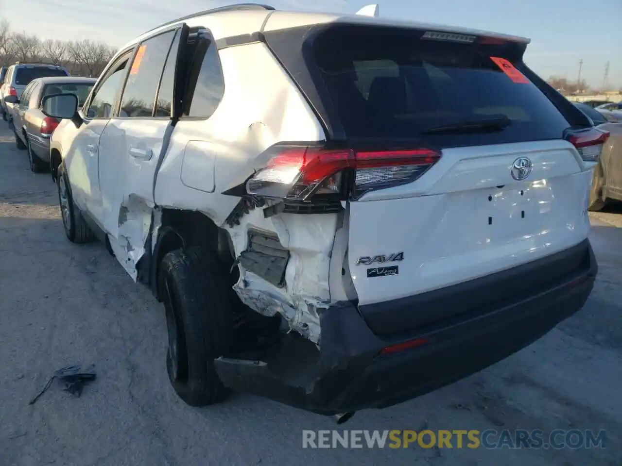 3 Photograph of a damaged car 2T3H1RFV6KW042596 TOYOTA RAV4 2019