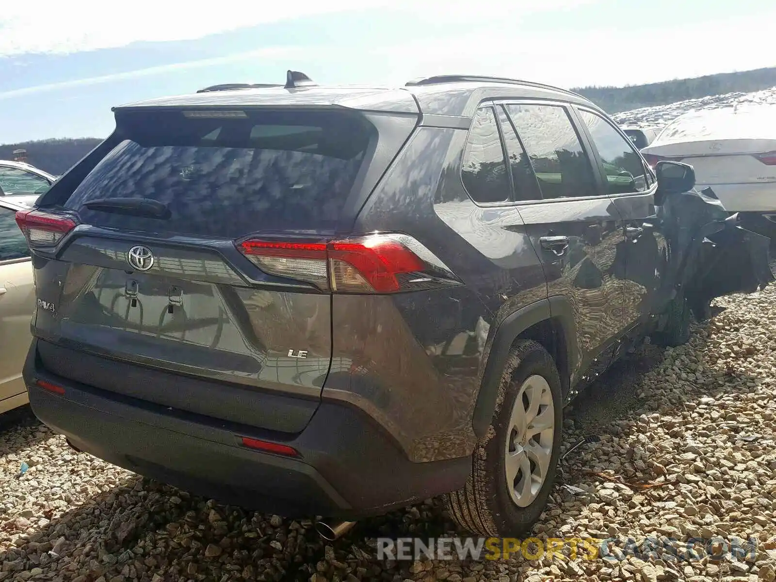 4 Photograph of a damaged car 2T3H1RFV6KW042727 TOYOTA RAV4 2019