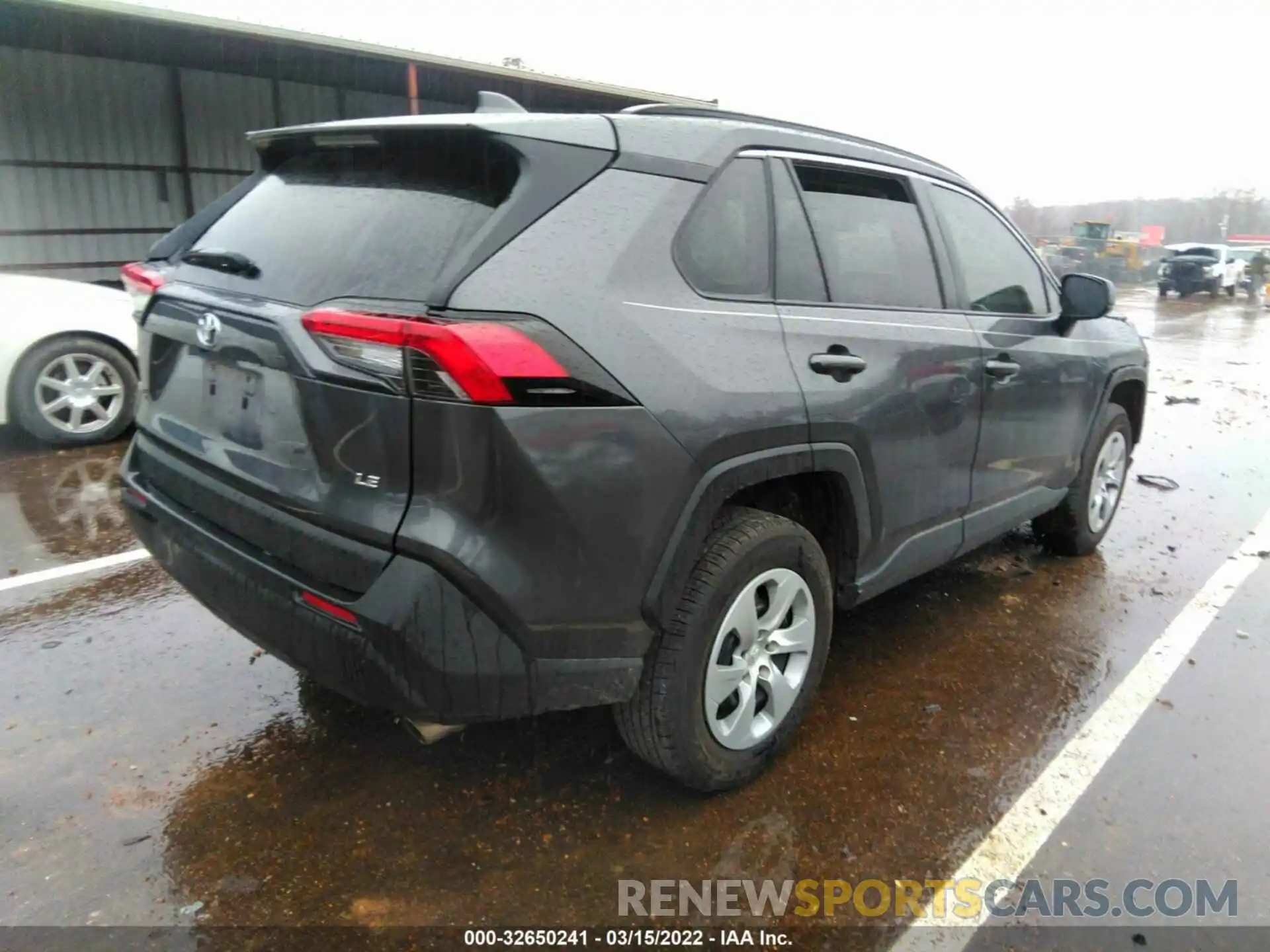 4 Photograph of a damaged car 2T3H1RFV6KW044252 TOYOTA RAV4 2019