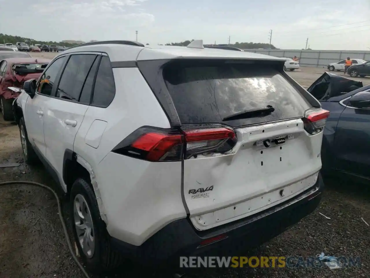 3 Photograph of a damaged car 2T3H1RFV6KW044669 TOYOTA RAV4 2019