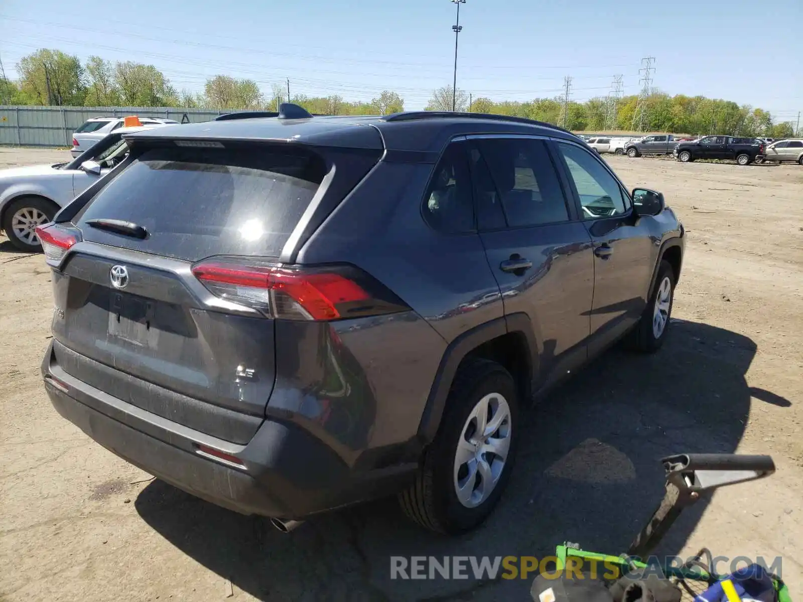 4 Photograph of a damaged car 2T3H1RFV6KW052139 TOYOTA RAV4 2019