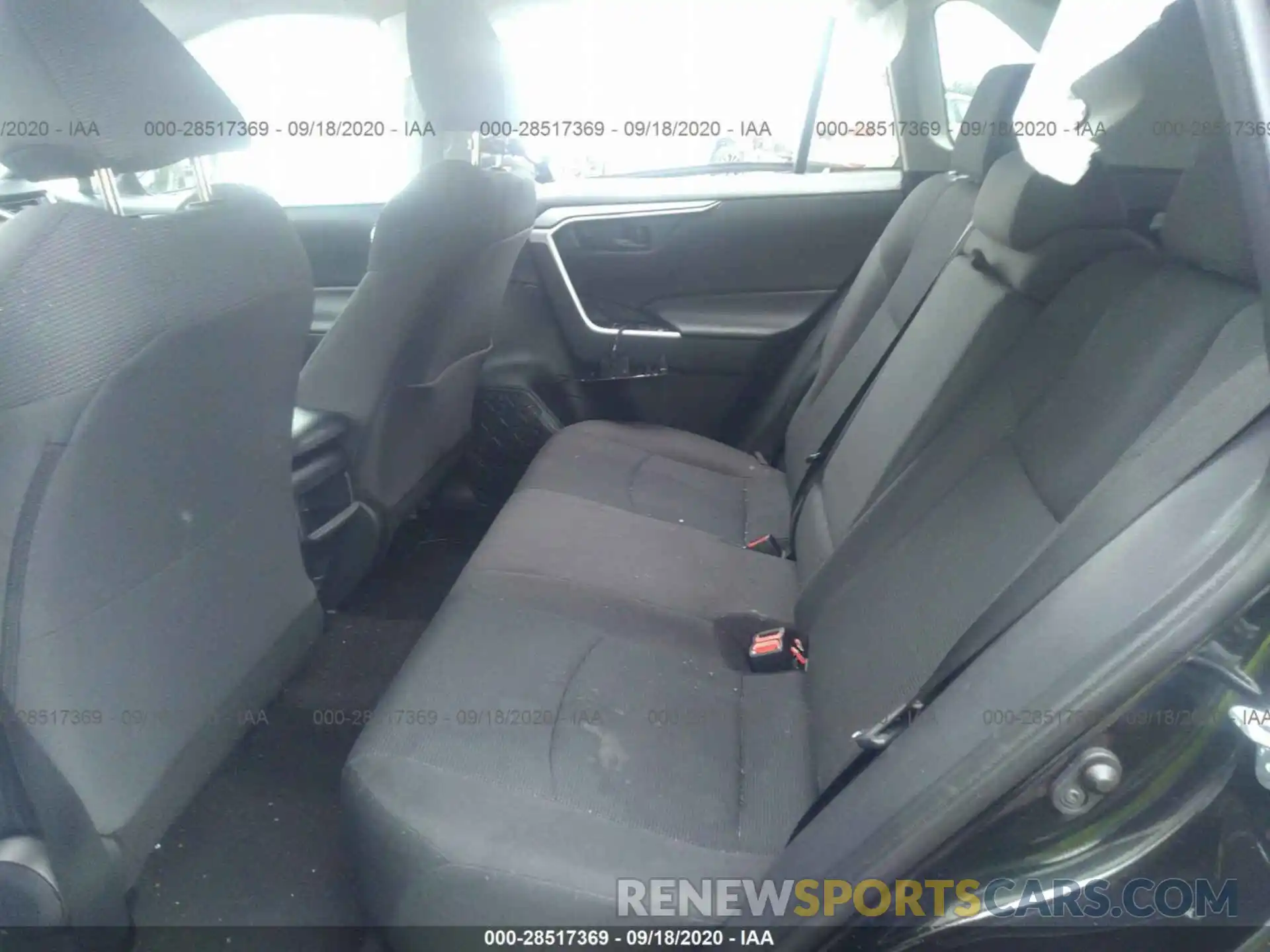 8 Photograph of a damaged car 2T3H1RFV6KW056921 TOYOTA RAV4 2019