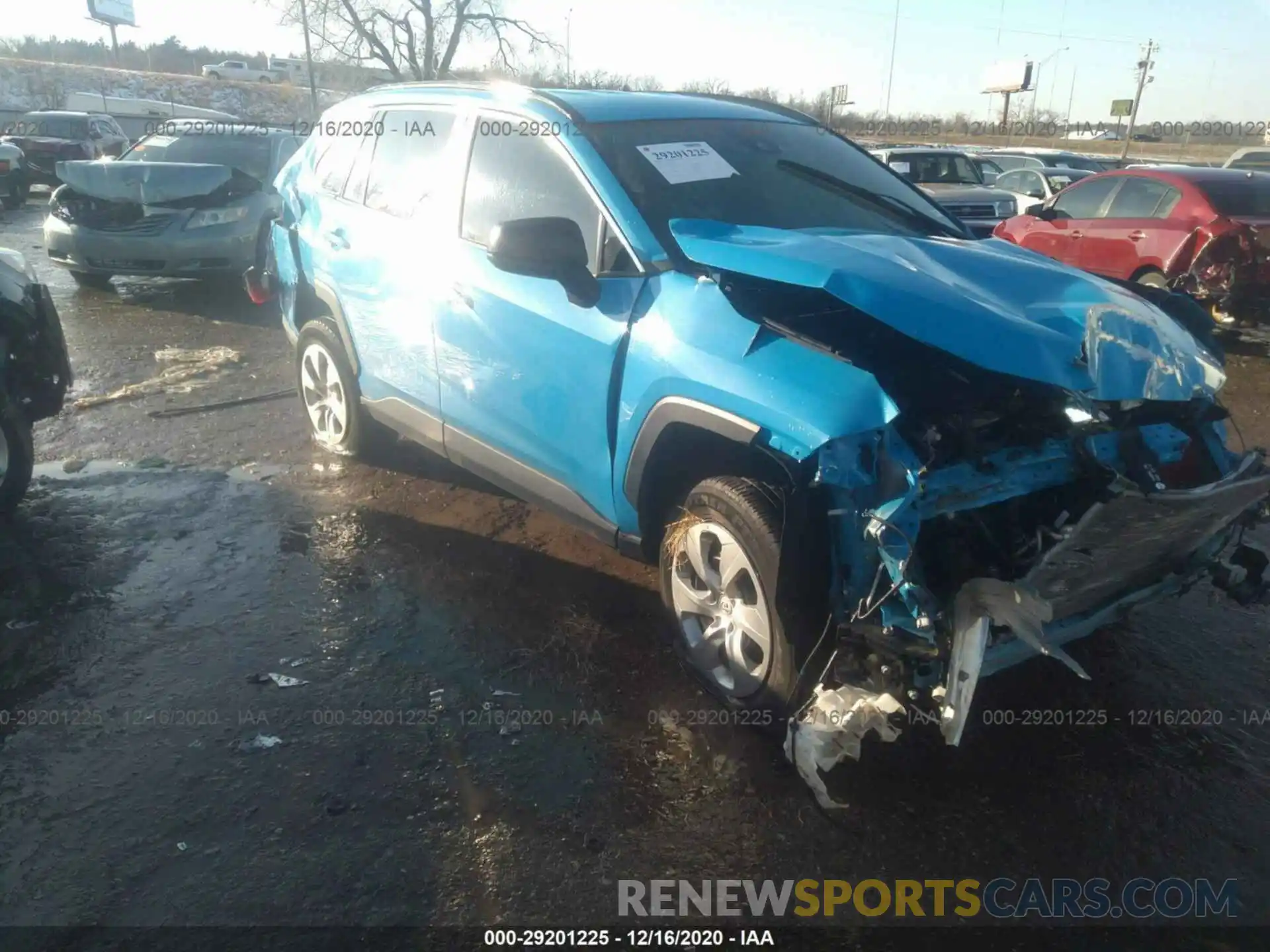 1 Photograph of a damaged car 2T3H1RFV7KC005526 TOYOTA RAV4 2019