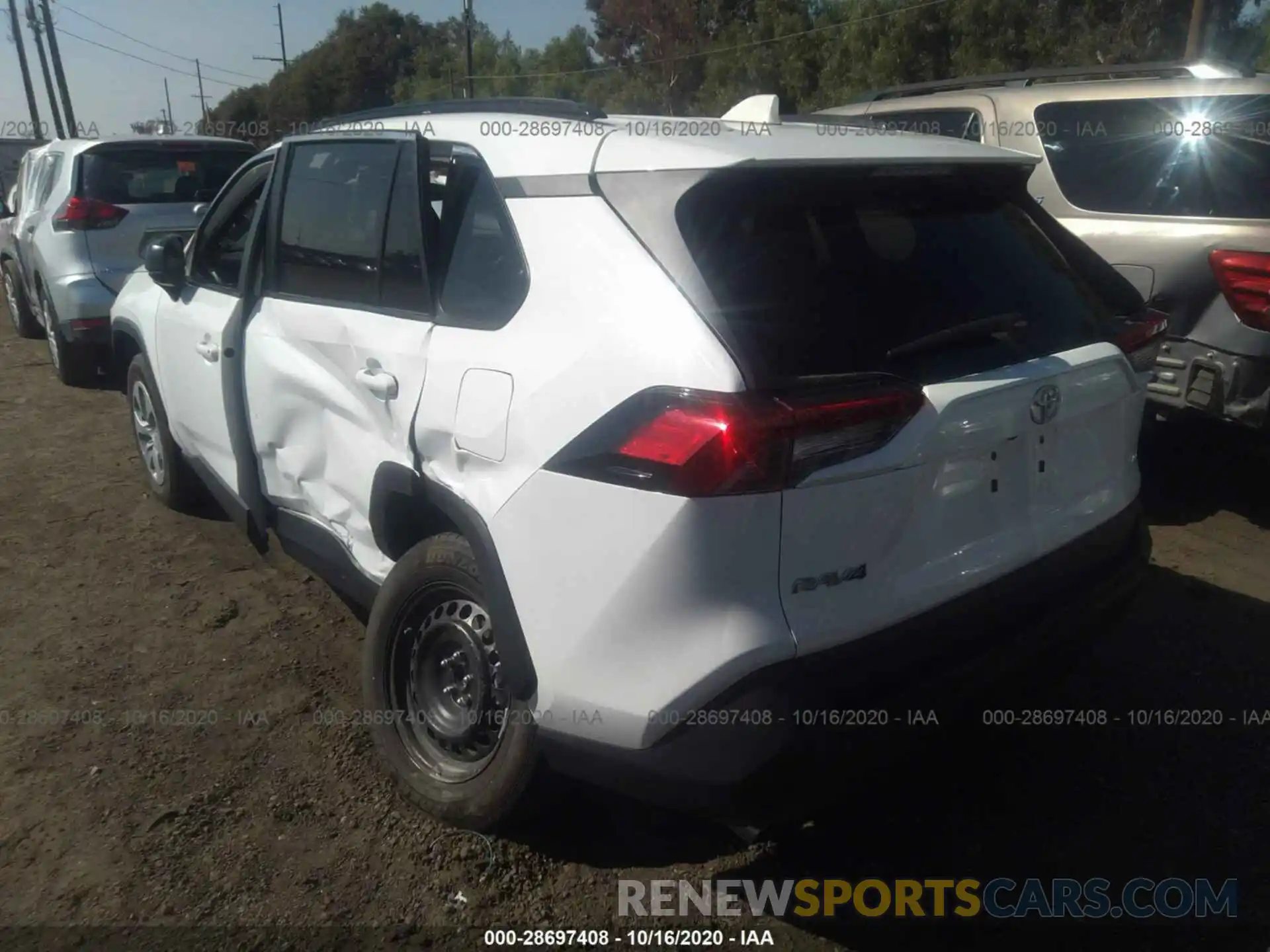 3 Photograph of a damaged car 2T3H1RFV7KC006868 TOYOTA RAV4 2019