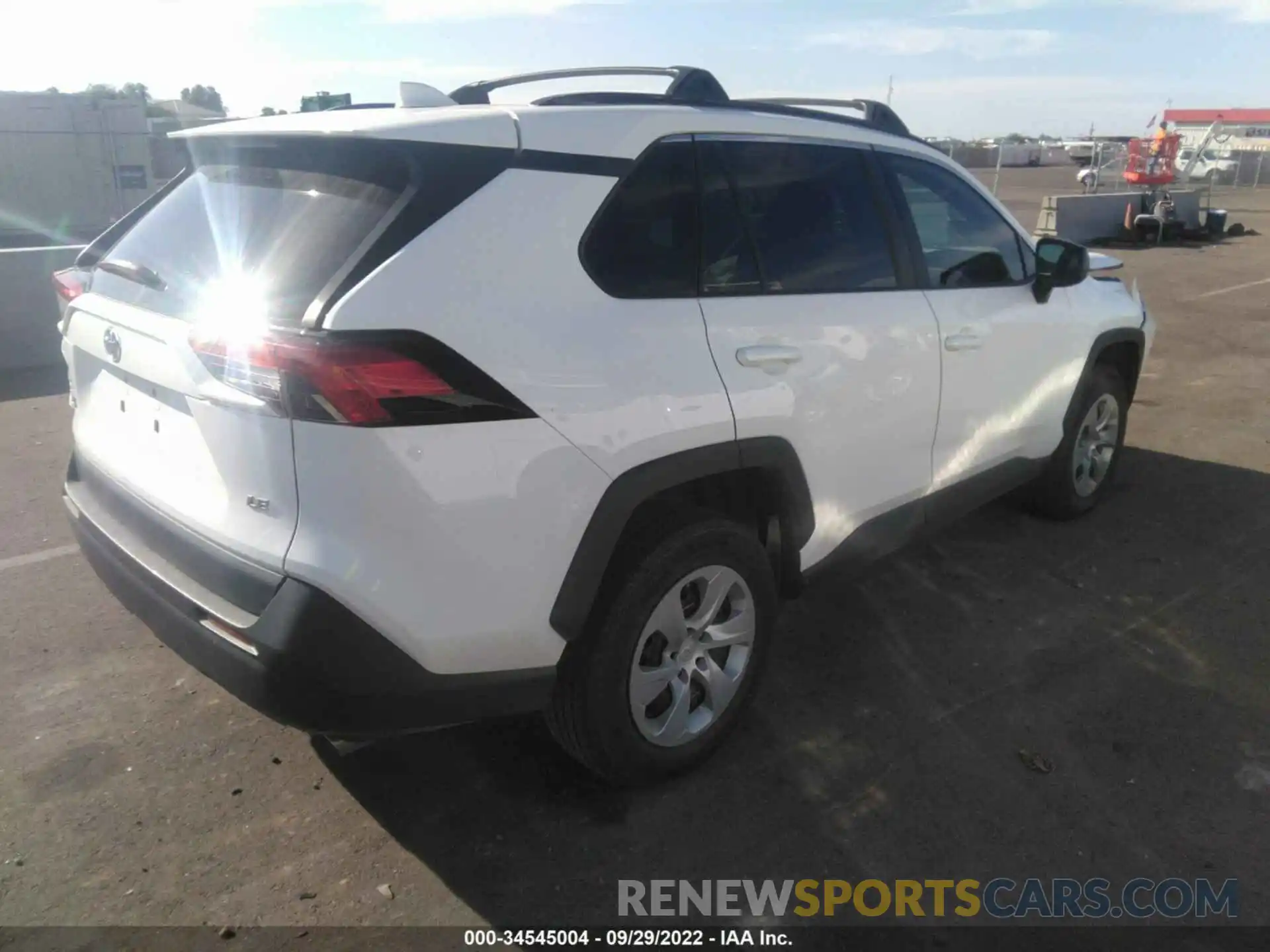 4 Фотография поврежденного автомобиля 2T3H1RFV7KC019734 TOYOTA RAV4 2019