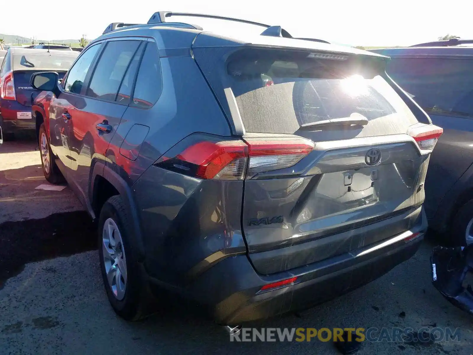 3 Photograph of a damaged car 2T3H1RFV7KC020964 TOYOTA RAV4 2019