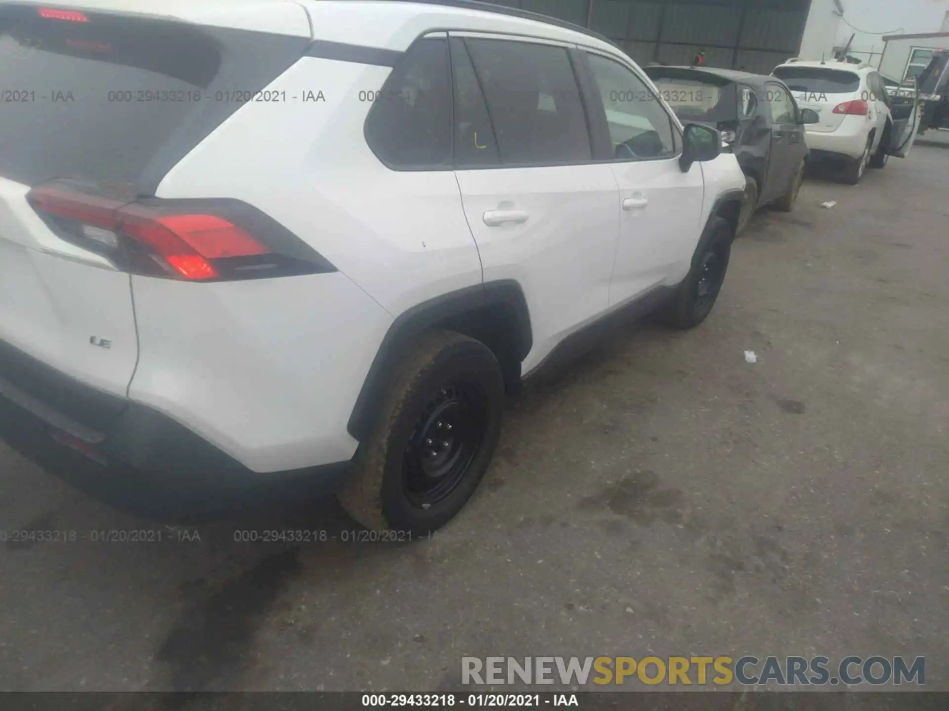 4 Photograph of a damaged car 2T3H1RFV7KC021354 TOYOTA RAV4 2019