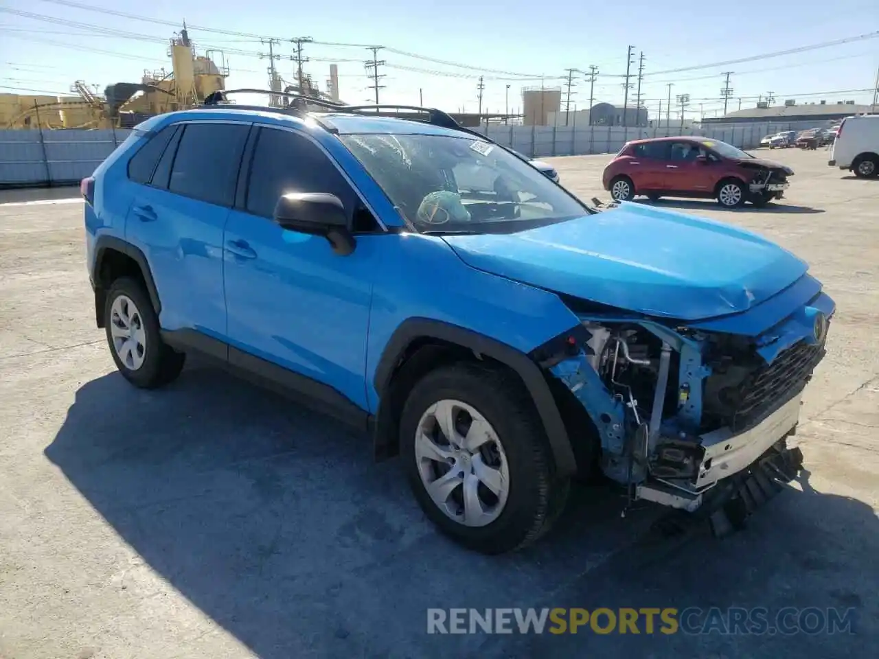 1 Photograph of a damaged car 2T3H1RFV7KC022746 TOYOTA RAV4 2019