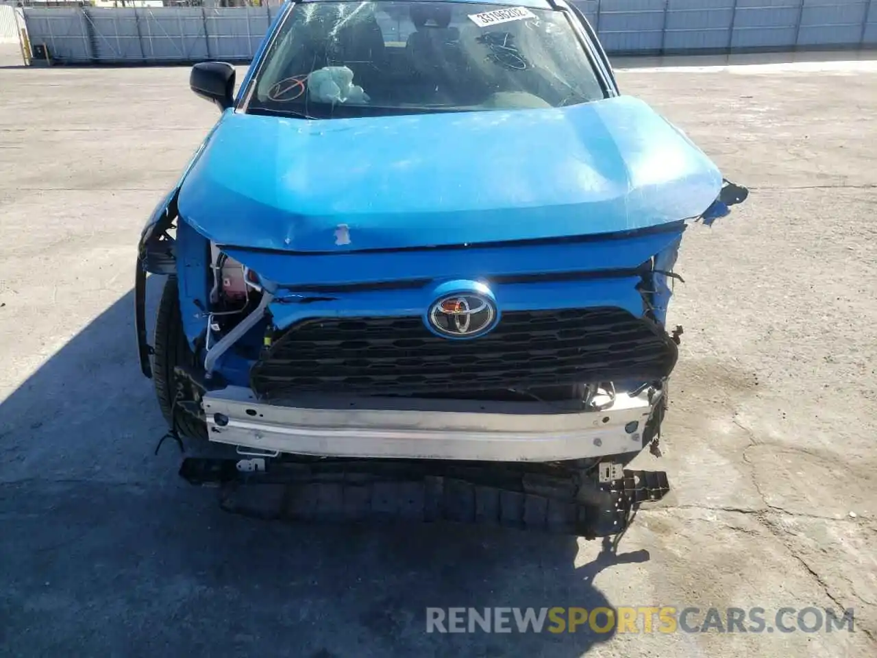 9 Photograph of a damaged car 2T3H1RFV7KC022746 TOYOTA RAV4 2019