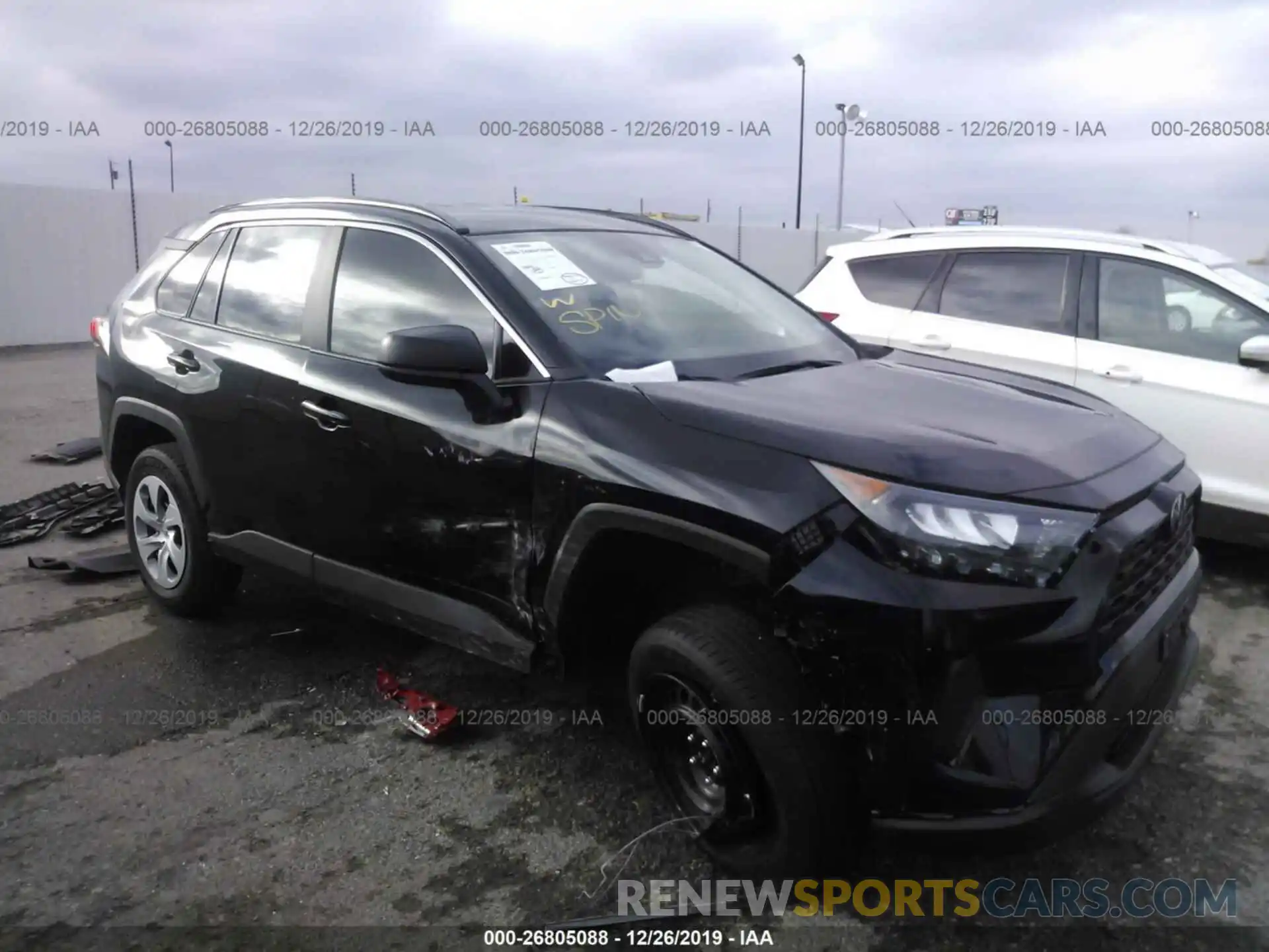 1 Photograph of a damaged car 2T3H1RFV7KC030152 TOYOTA RAV4 2019