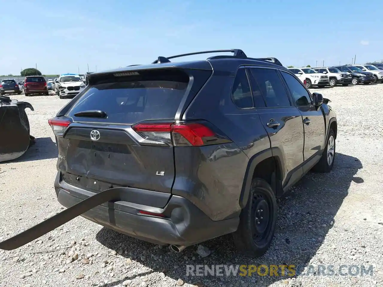 4 Photograph of a damaged car 2T3H1RFV7KW004262 TOYOTA RAV4 2019