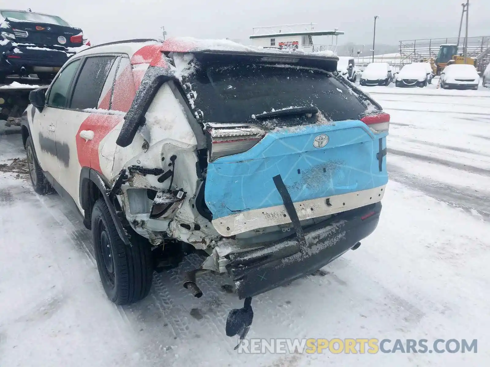 9 Photograph of a damaged car 2T3H1RFV7KW004603 TOYOTA RAV4 2019