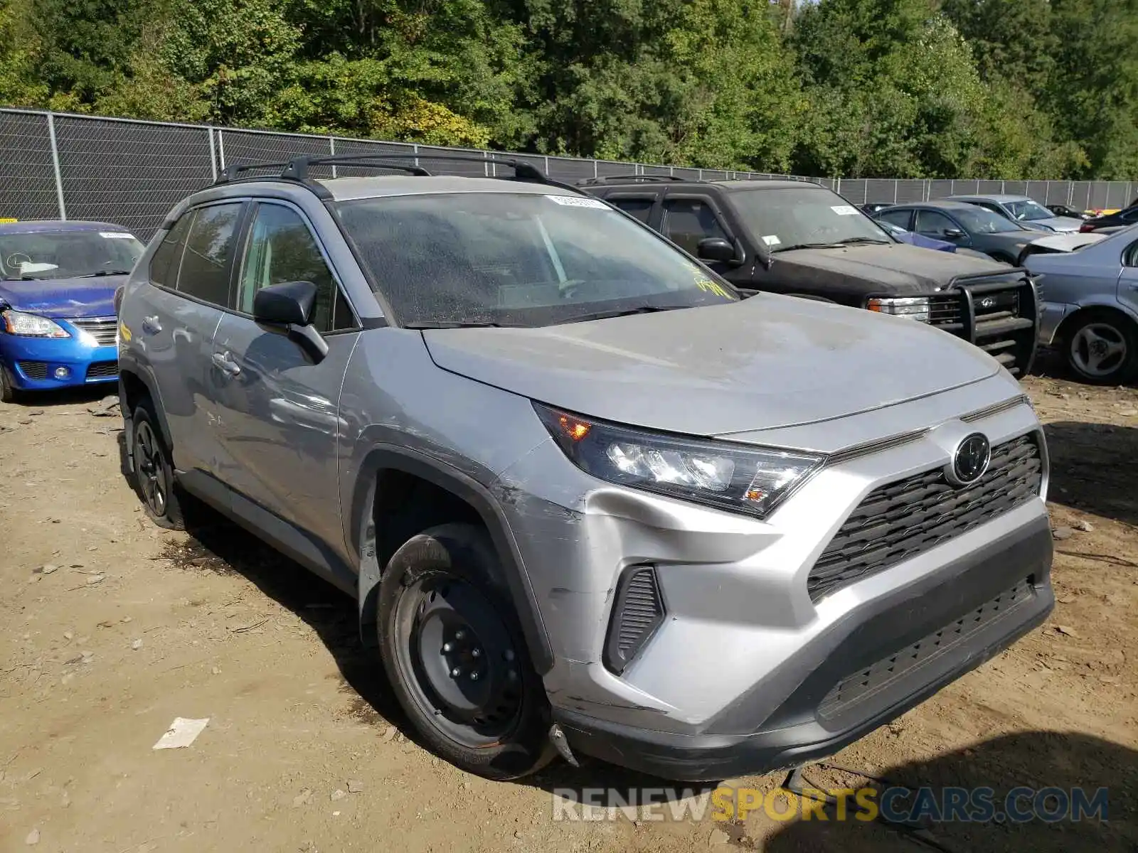 1 Photograph of a damaged car 2T3H1RFV7KW005590 TOYOTA RAV4 2019