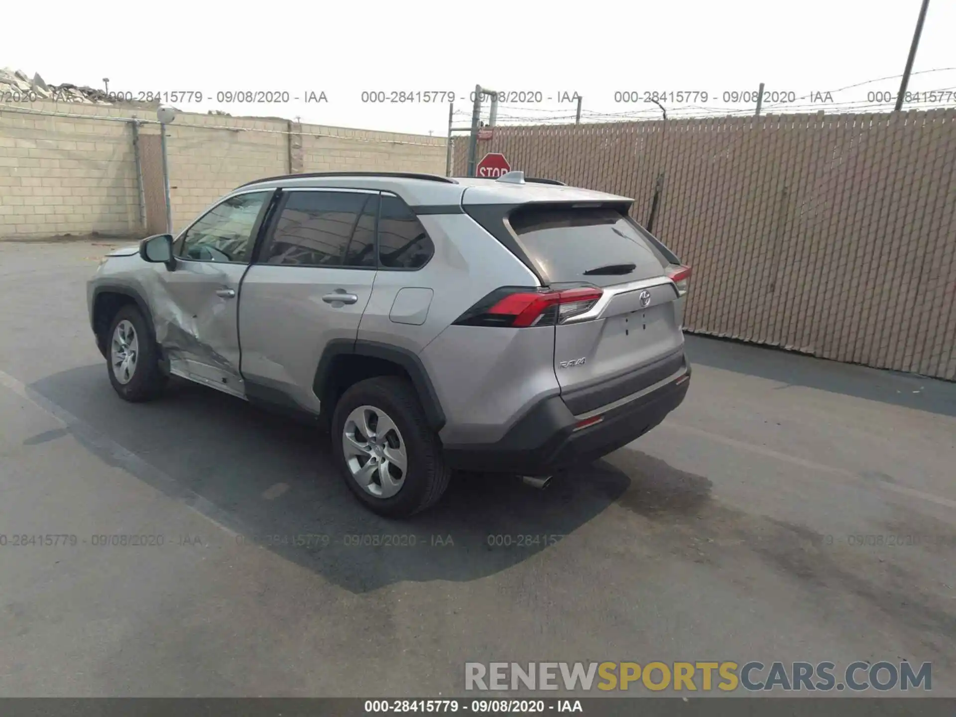 3 Фотография поврежденного автомобиля 2T3H1RFV7KW014693 TOYOTA RAV4 2019