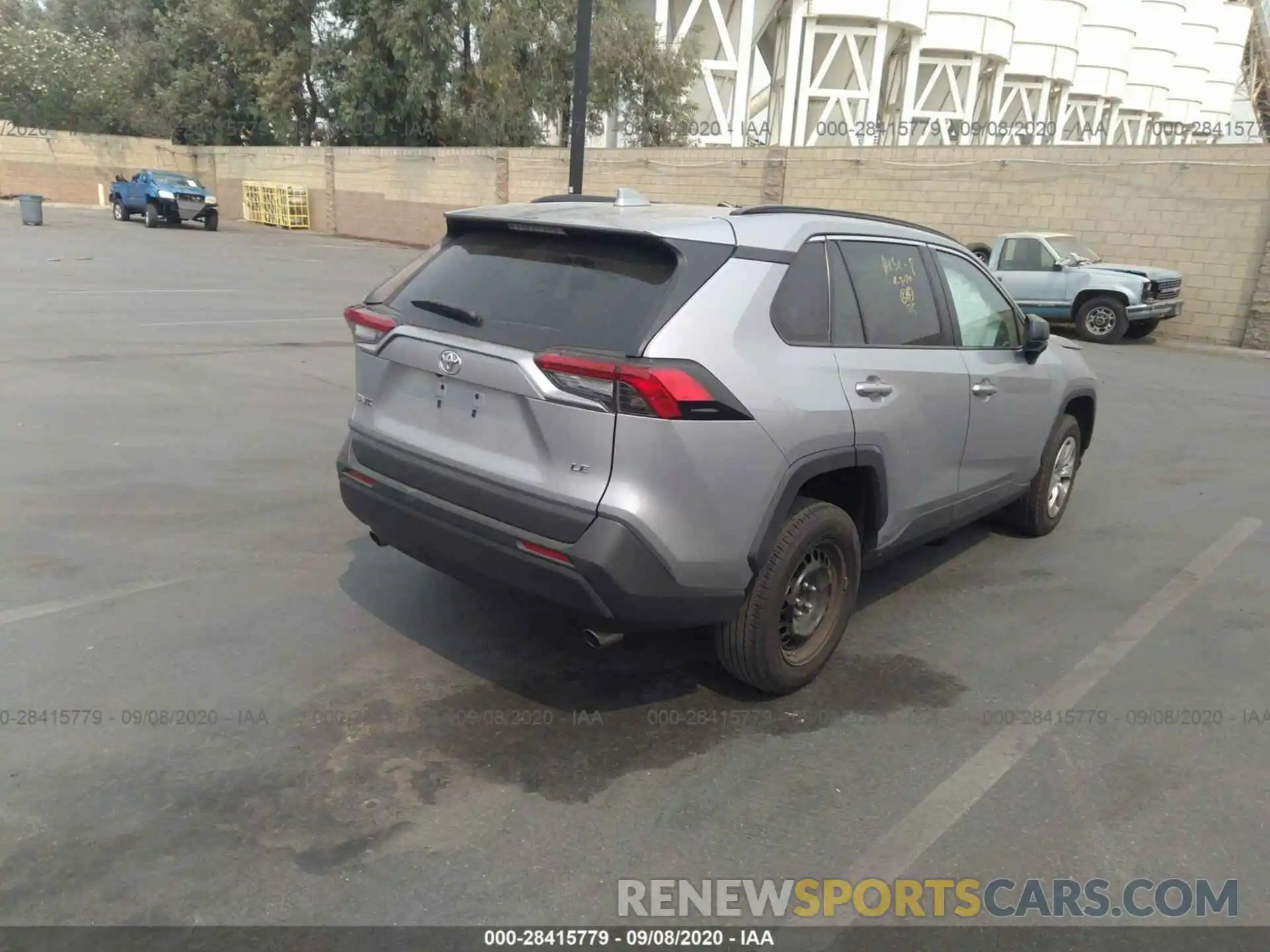 4 Photograph of a damaged car 2T3H1RFV7KW014693 TOYOTA RAV4 2019