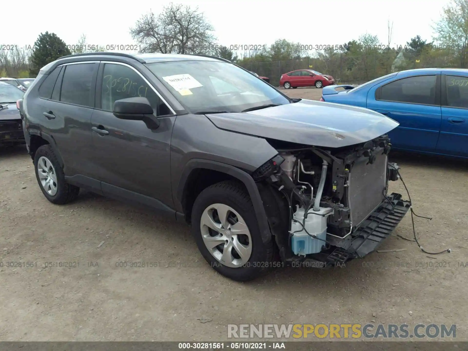 1 Photograph of a damaged car 2T3H1RFV7KW017142 TOYOTA RAV4 2019