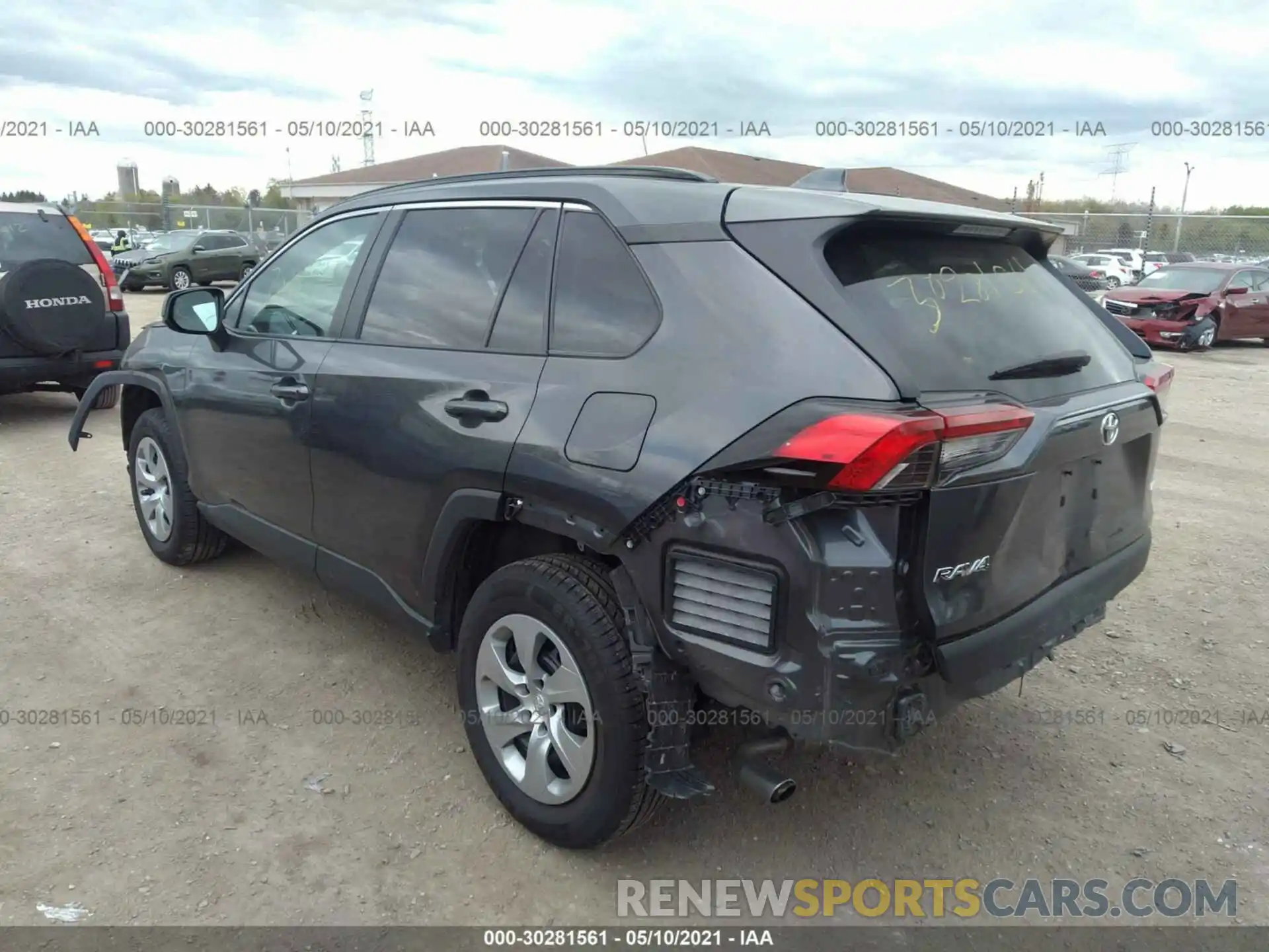 3 Фотография поврежденного автомобиля 2T3H1RFV7KW017142 TOYOTA RAV4 2019