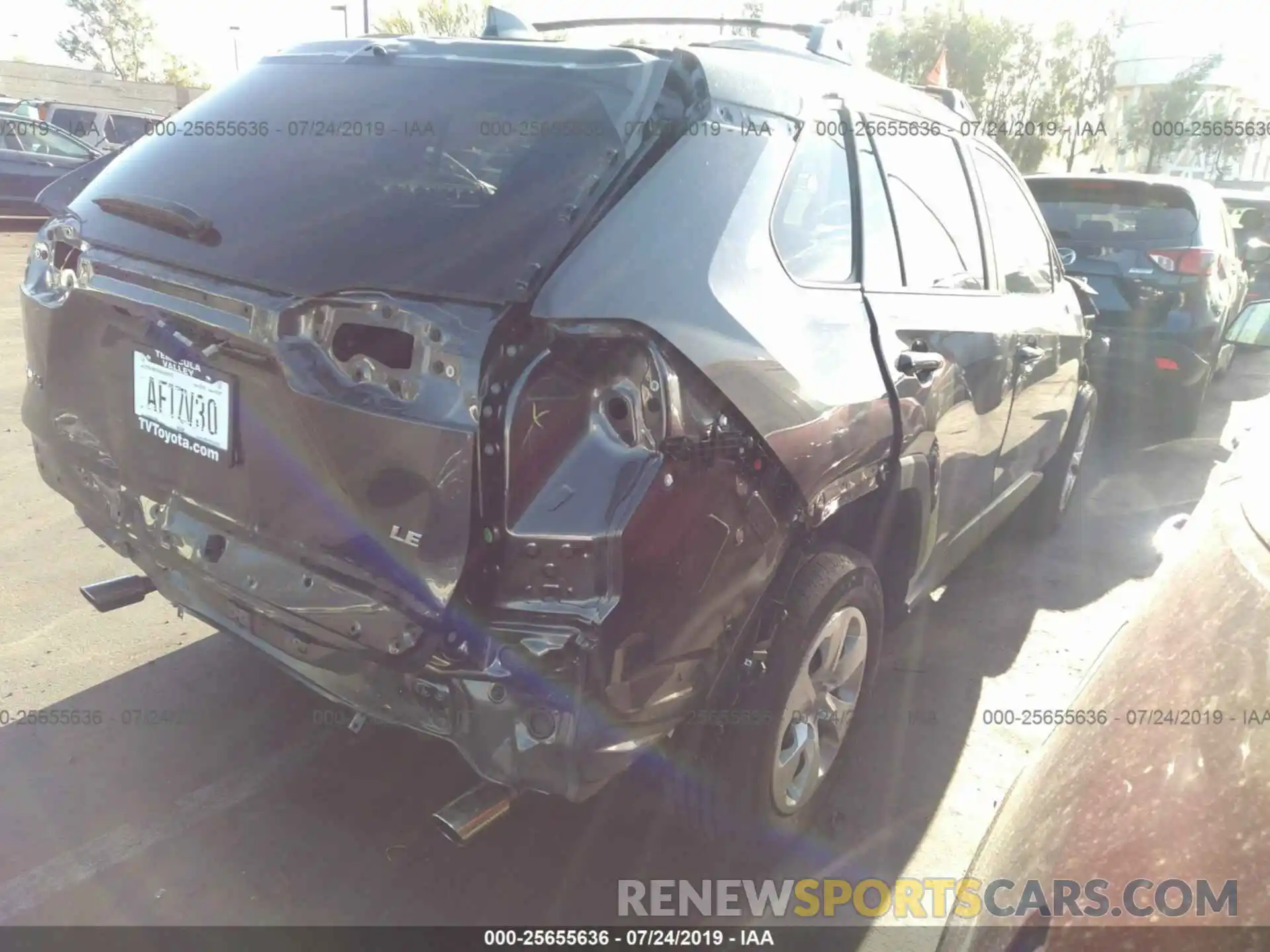 4 Photograph of a damaged car 2T3H1RFV7KW024575 TOYOTA RAV4 2019