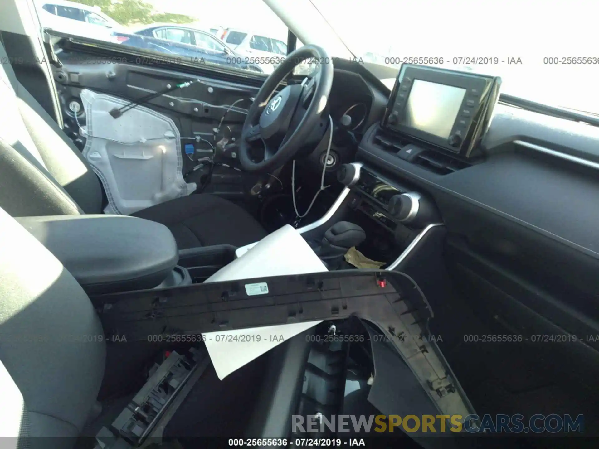 5 Photograph of a damaged car 2T3H1RFV7KW024575 TOYOTA RAV4 2019