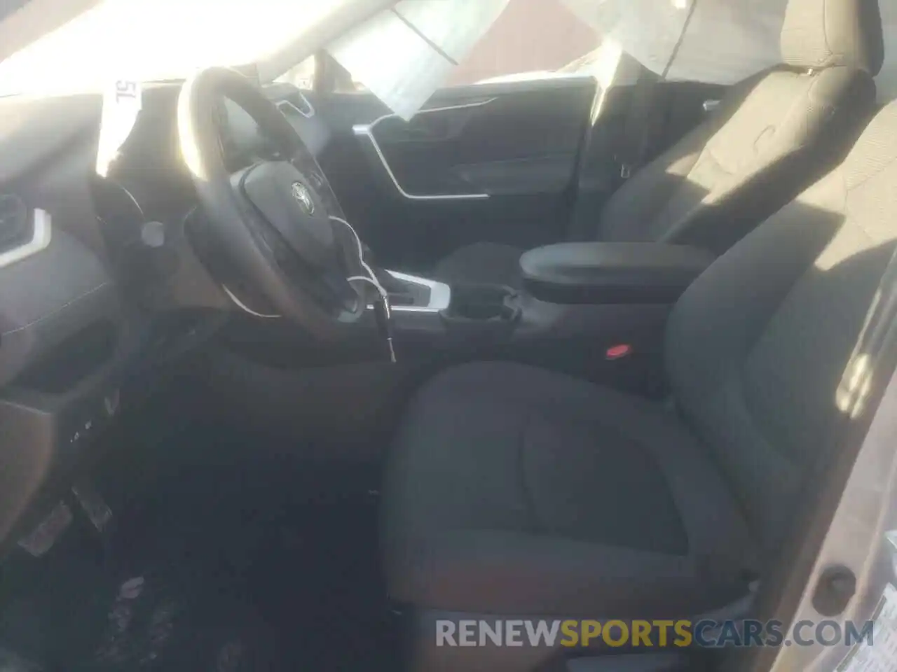 5 Photograph of a damaged car 2T3H1RFV7KW025581 TOYOTA RAV4 2019