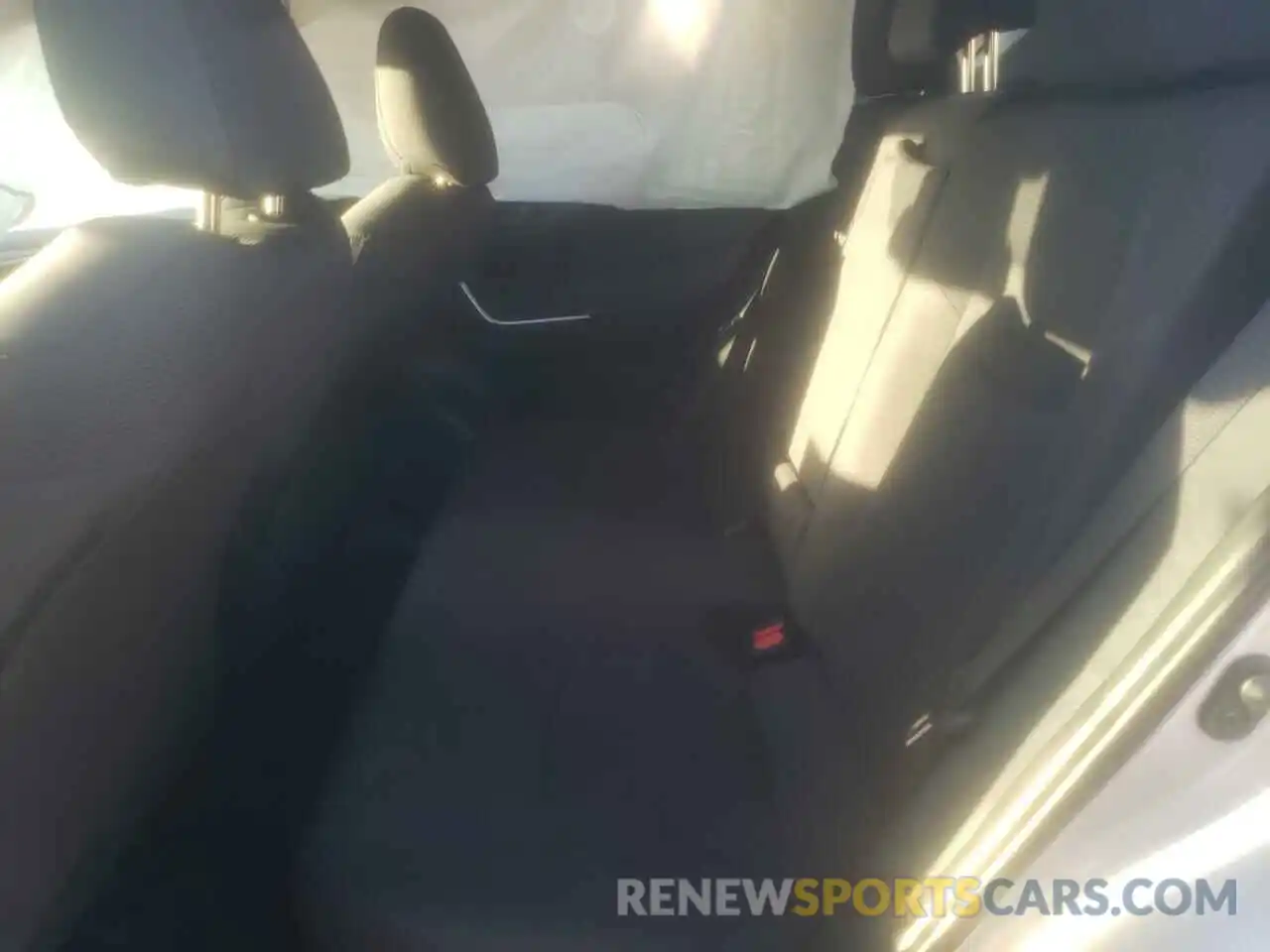 6 Photograph of a damaged car 2T3H1RFV7KW025581 TOYOTA RAV4 2019