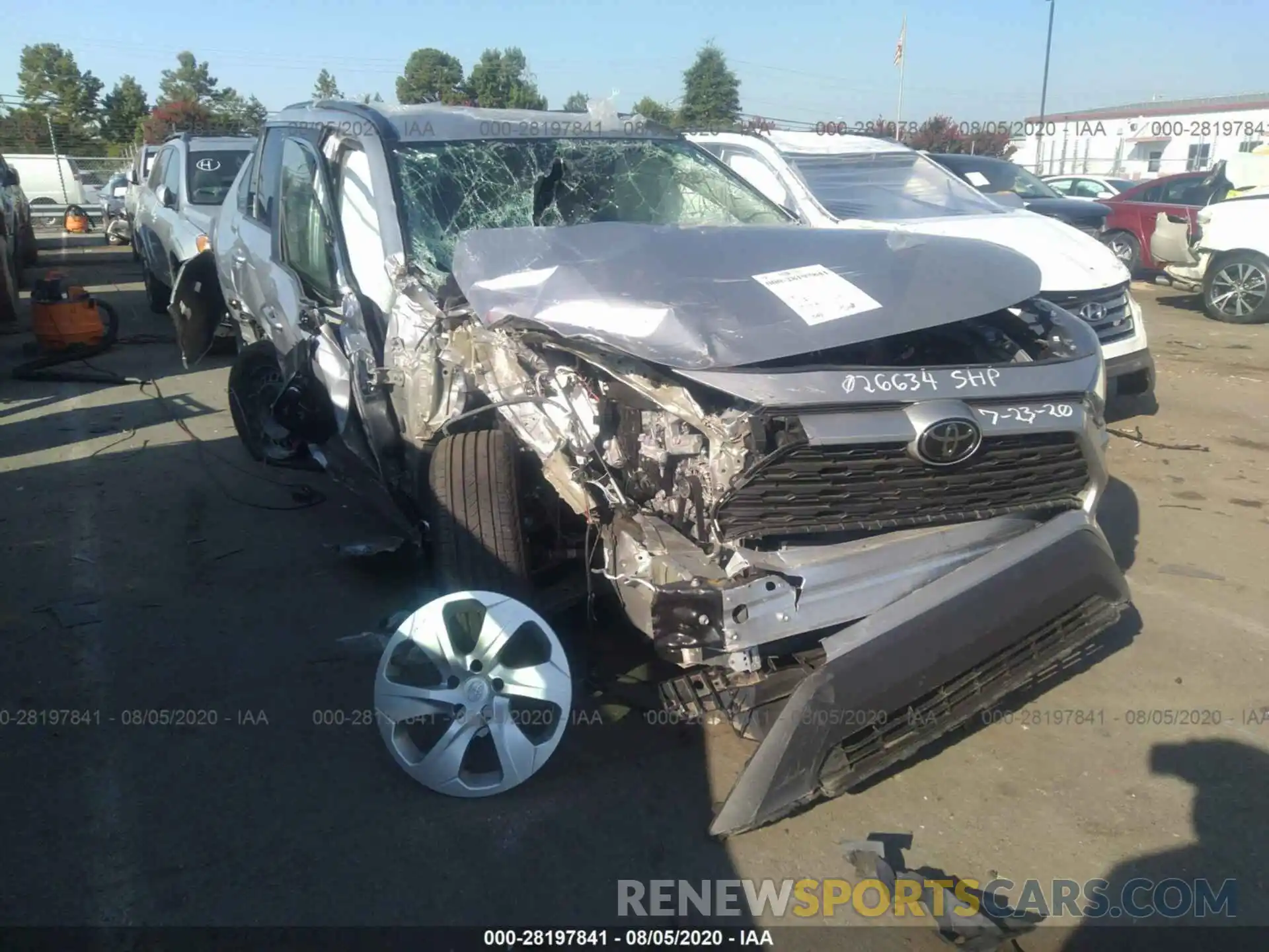 1 Photograph of a damaged car 2T3H1RFV7KW026634 TOYOTA RAV4 2019