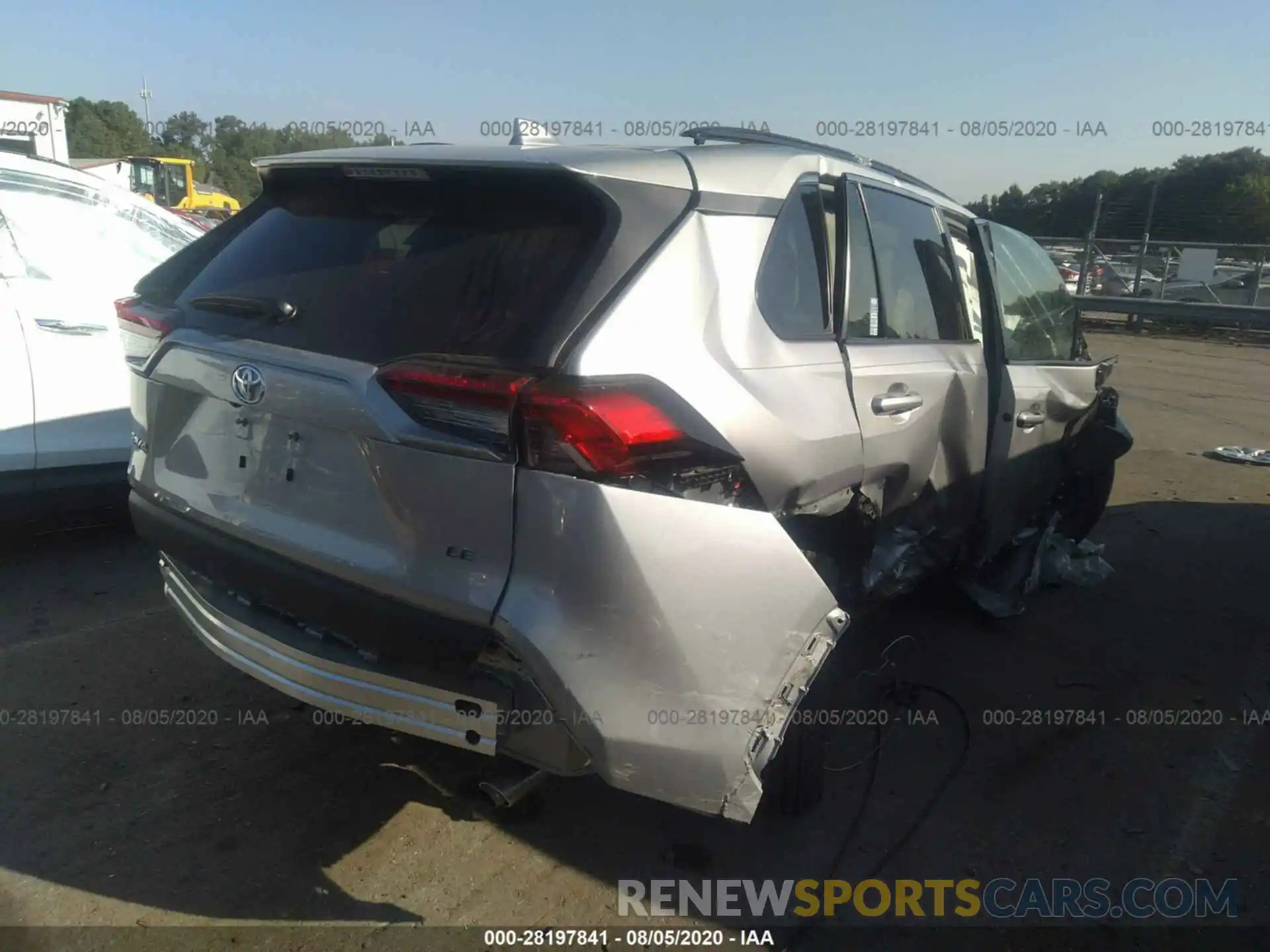 4 Photograph of a damaged car 2T3H1RFV7KW026634 TOYOTA RAV4 2019